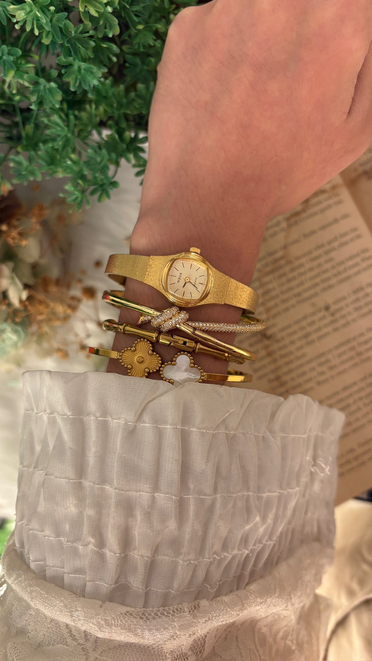 Rare Vintage Vega Citizen Textured Bezel Watch in Gold Tone Quartz