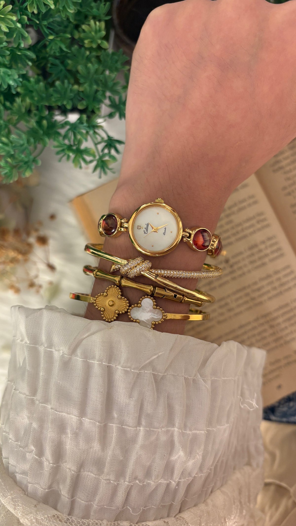 Rare Vintage Calinda Stone Accent Bracelet Watch in Gold Tone Quartz
