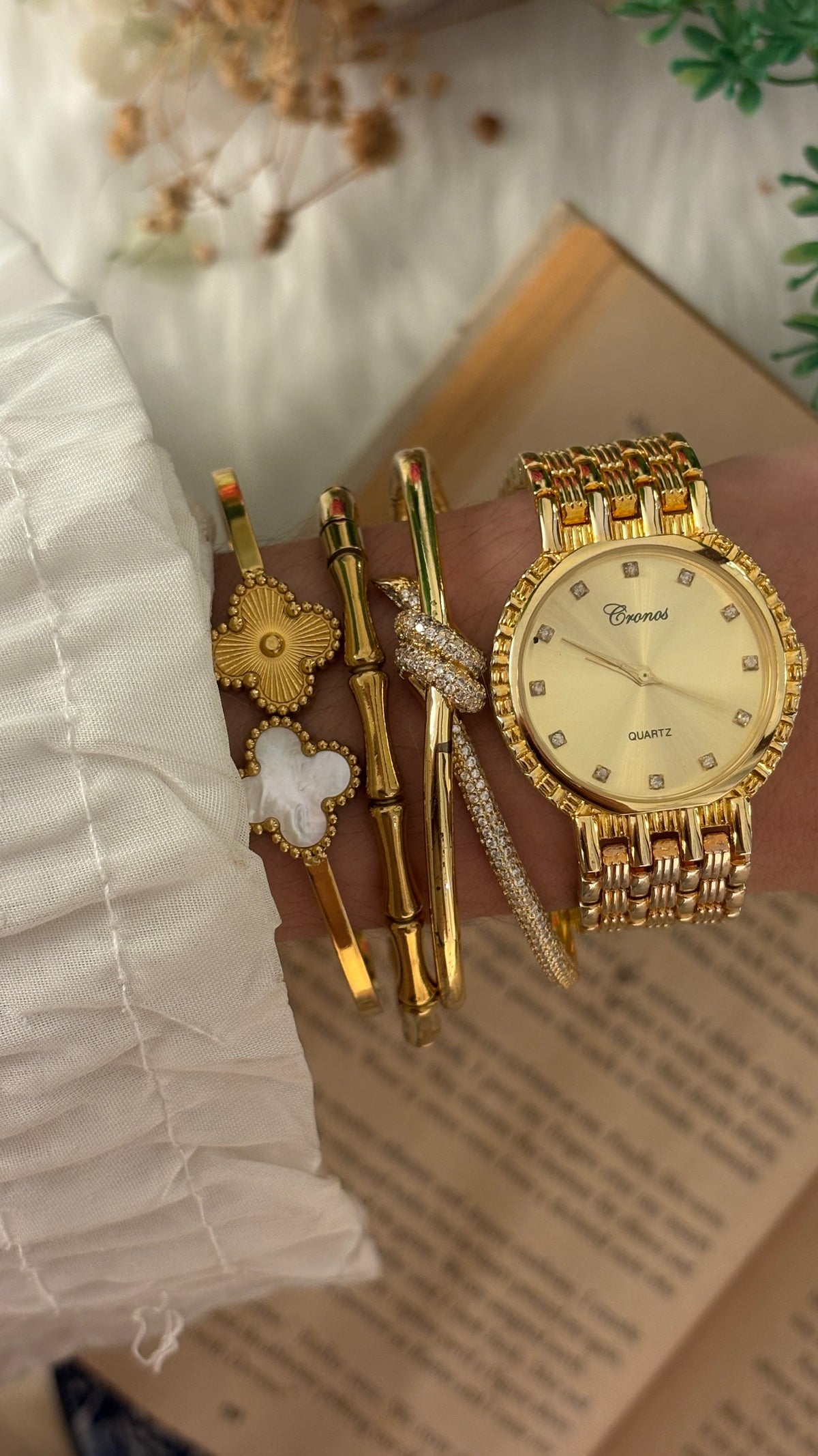 Vintage Cronos Mens Dress Watch in Gold Tone Quartz