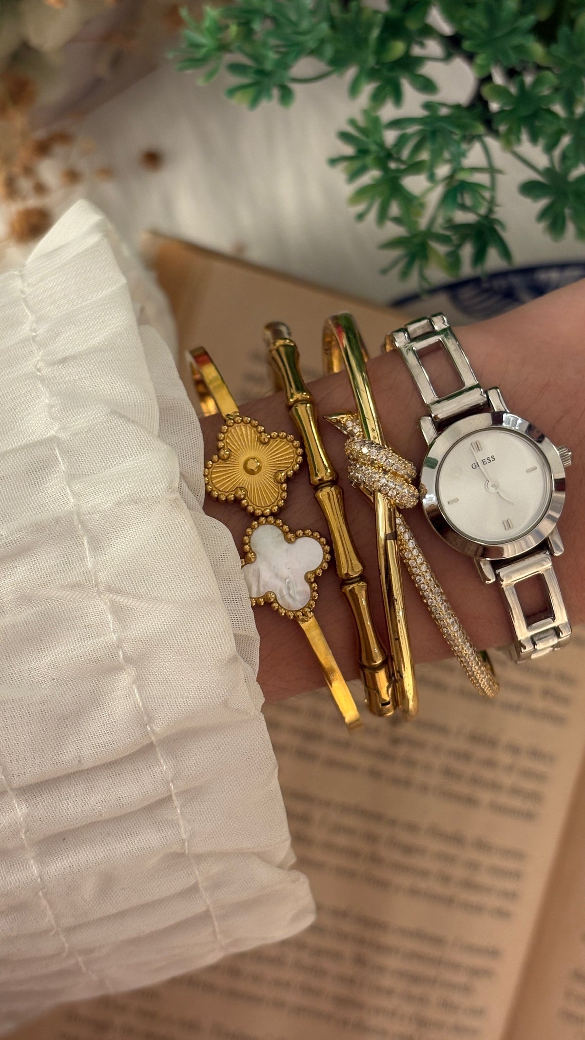 Vintage Guess Bracelet Watch in Silver Tone Quartz