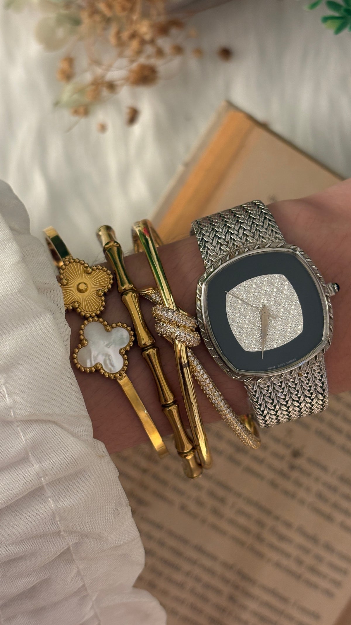 Extremely Rare Vintage Bulova Swiss Diamond Dial Mens Watch in Silver Tone Quartz