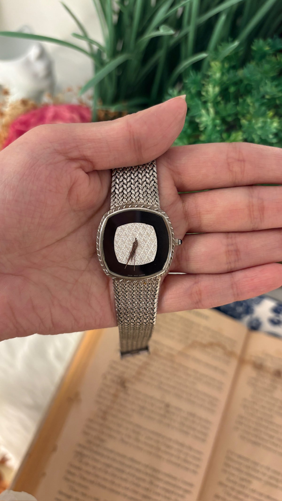 Extremely Rare Vintage Bulova Swiss Diamond Dial Mens Watch in Silver Tone Quartz
