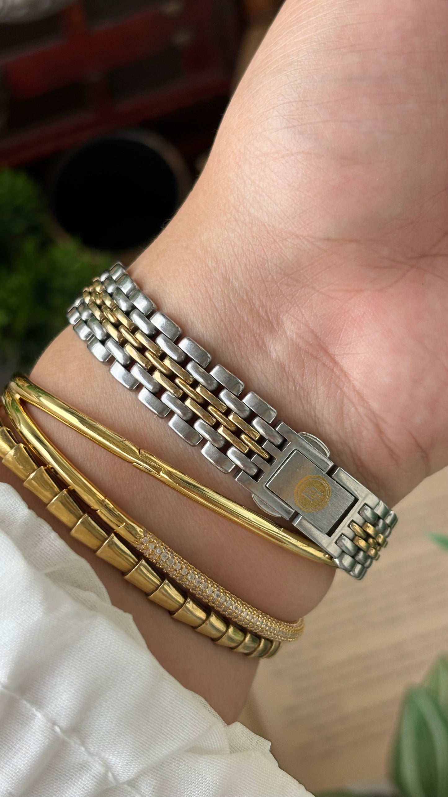 Vintage Citizen Exceed in Two-Tone Inner Mother of Pearl Dial Quartz