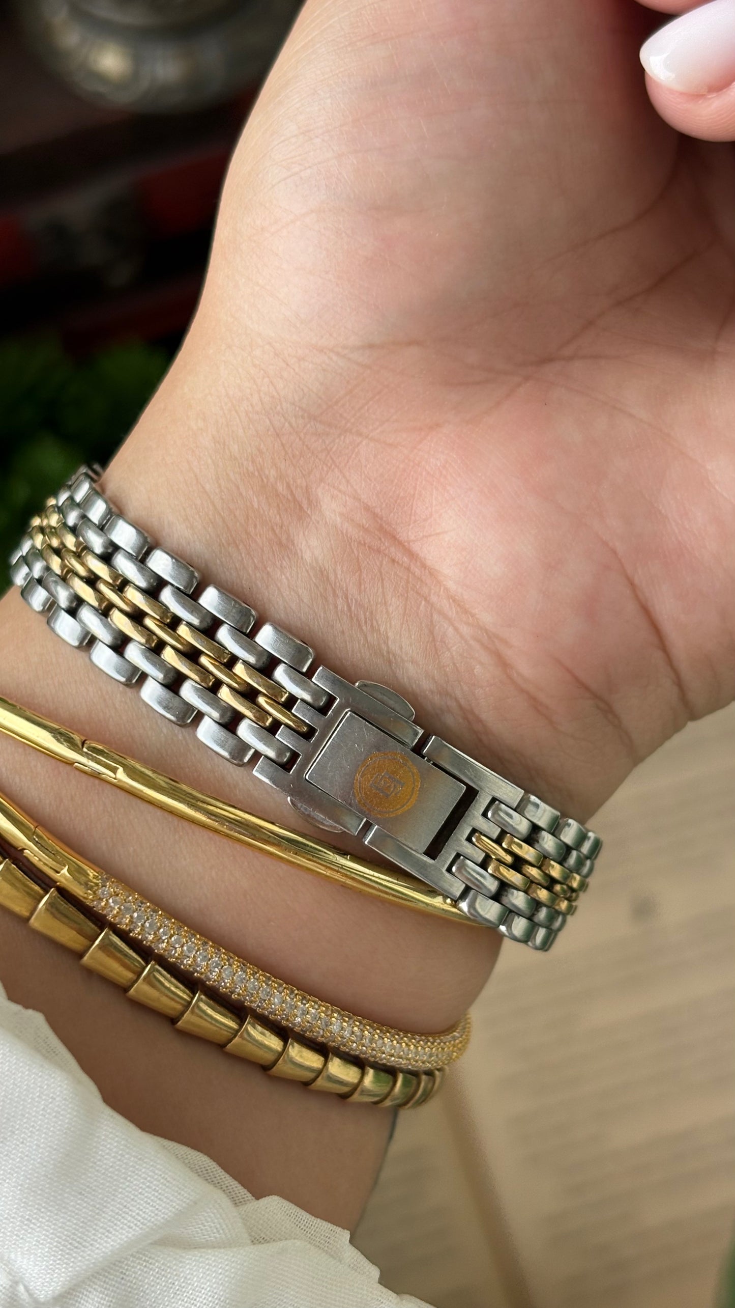 Vintage Citizen Exceed in Two-Tone Inner Mother of Pearl Dial Quartz