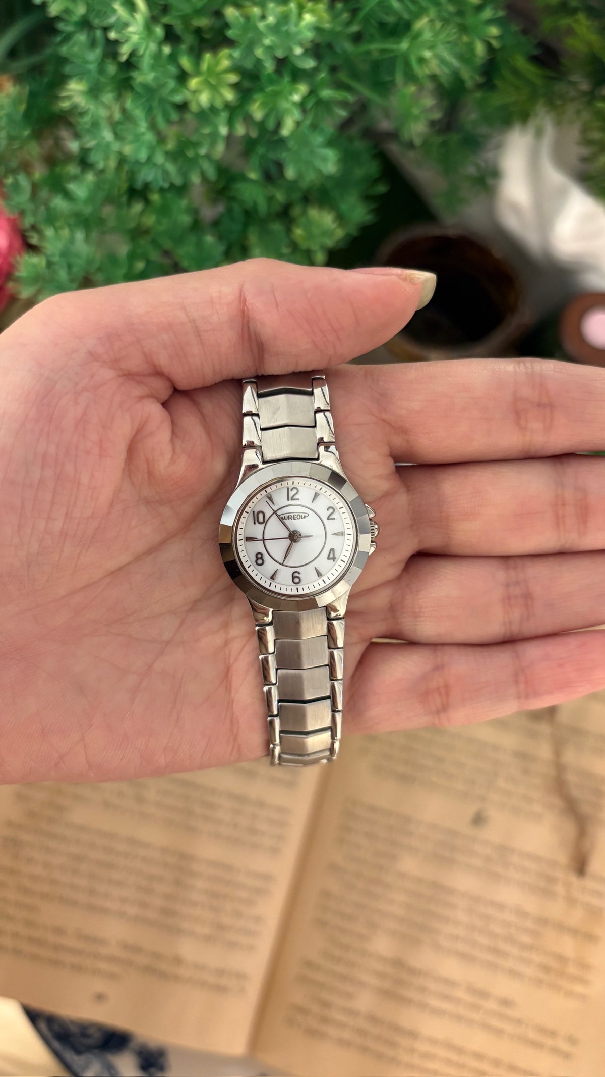 Rare Vintage Aureole Swiss Classic Watch in Silver Tone Quartz