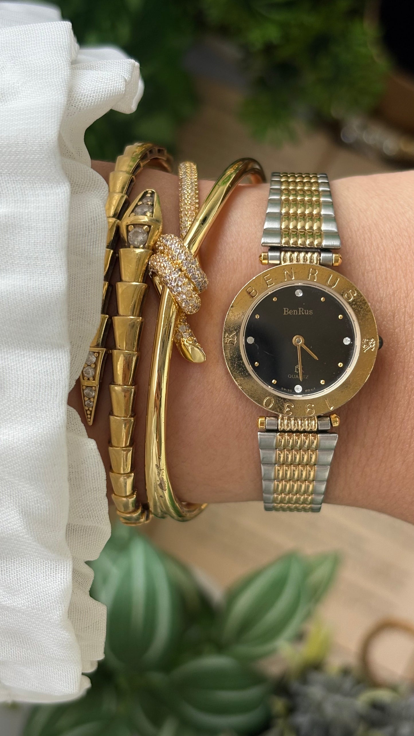 Rare Vintage 1930 Benrus Swiss Watch in Two-Tone Black Minimalist Dial Quartz