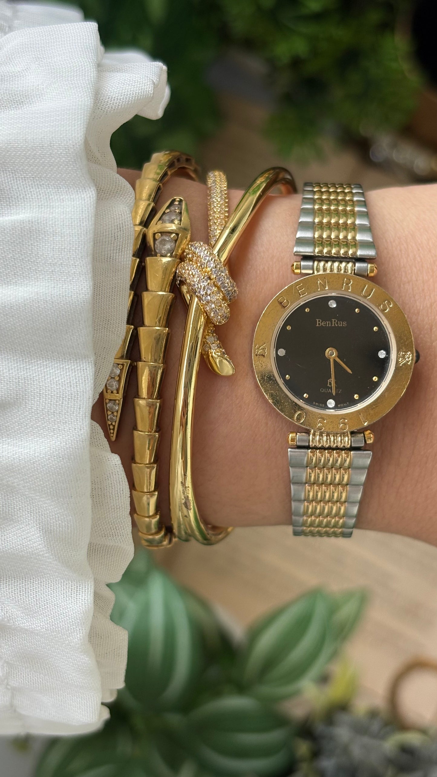 Rare Vintage 1930 Benrus Swiss Watch in Two-Tone Black Minimalist Dial Quartz