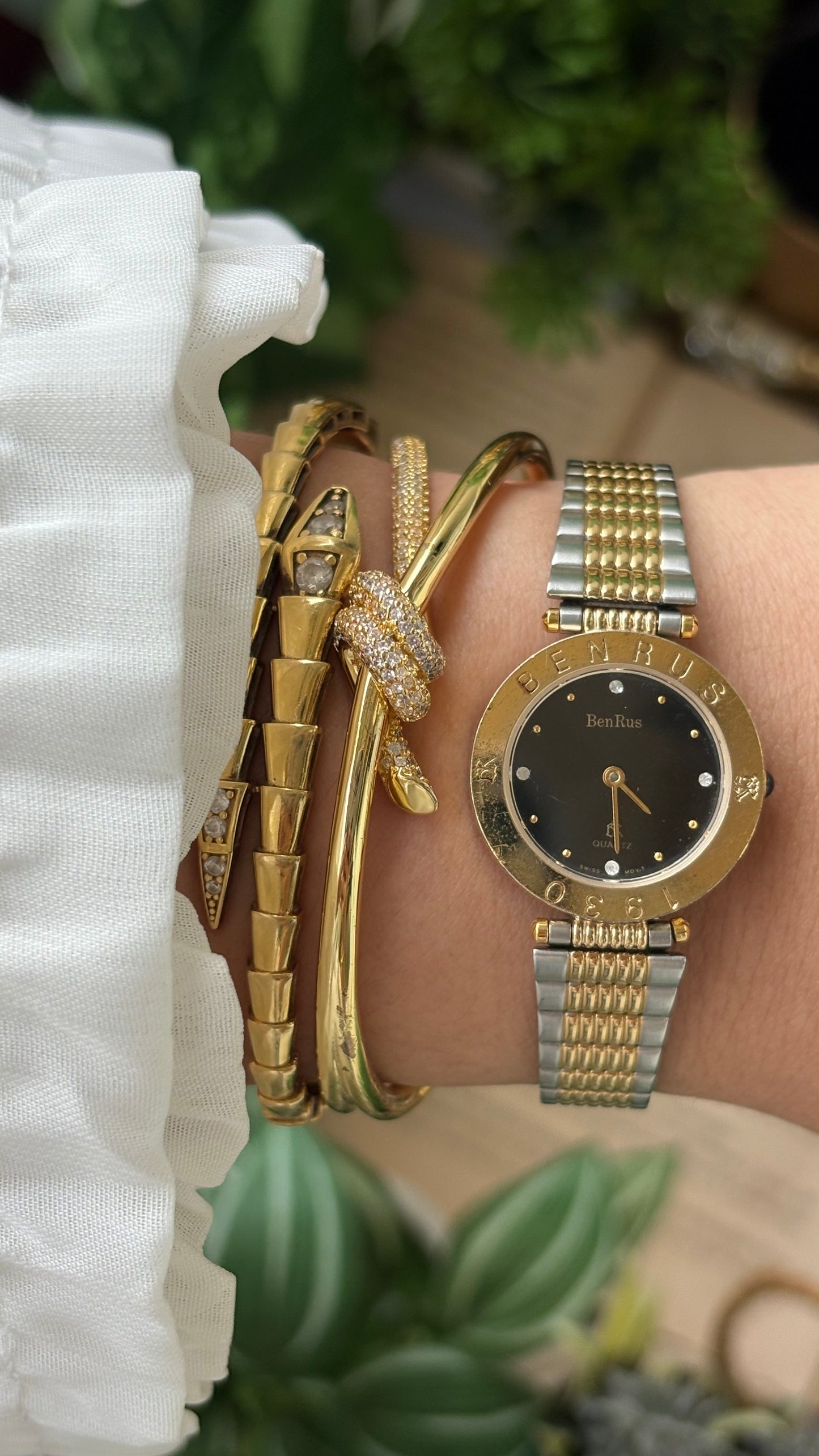 Rare Vintage 1930 Benrus Swiss Watch in Two-Tone Black Minimalist Dial Quartz