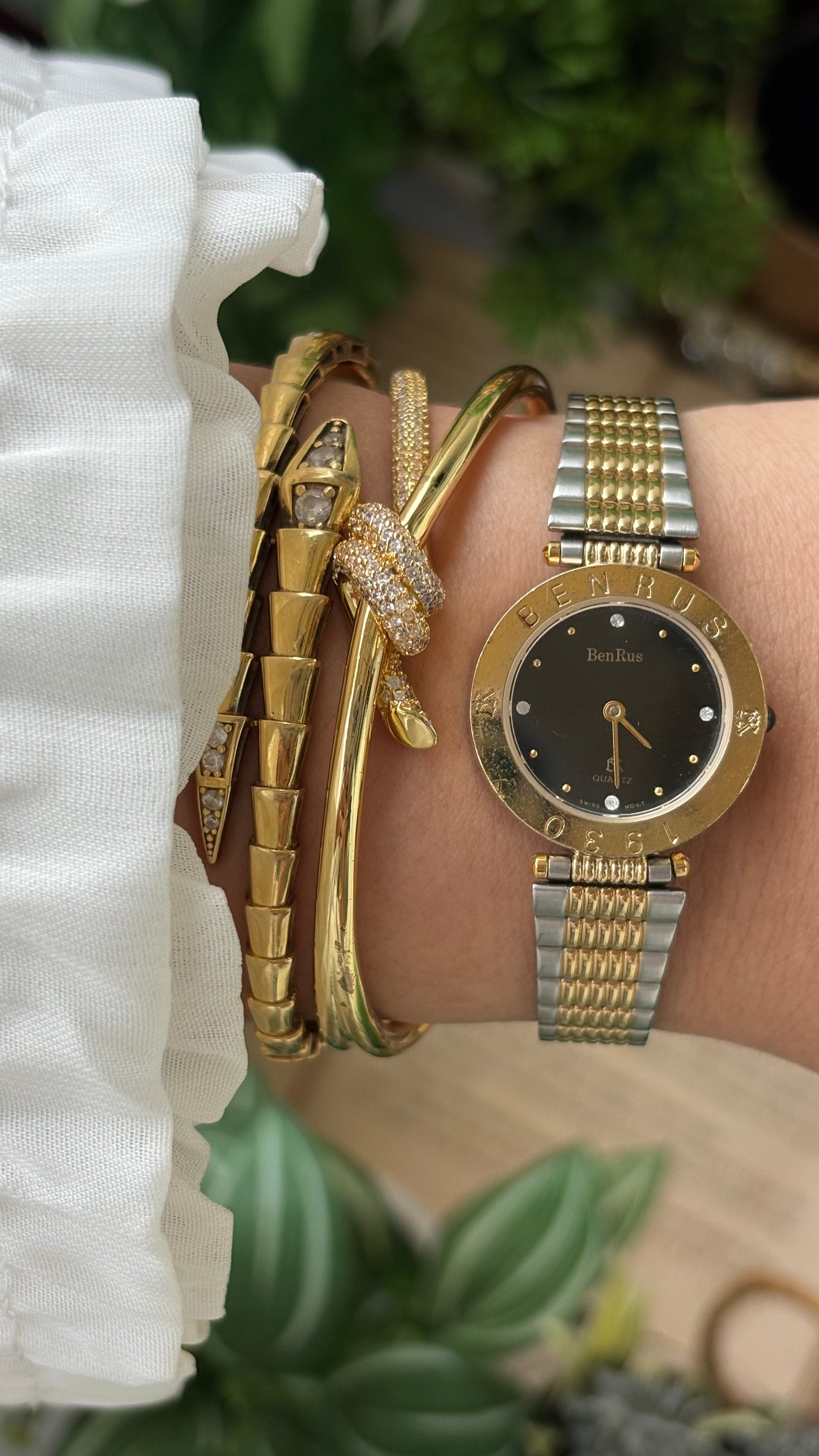 Rare Vintage 1930 Benrus Swiss Watch in Two-Tone Black Minimalist Dial Quartz