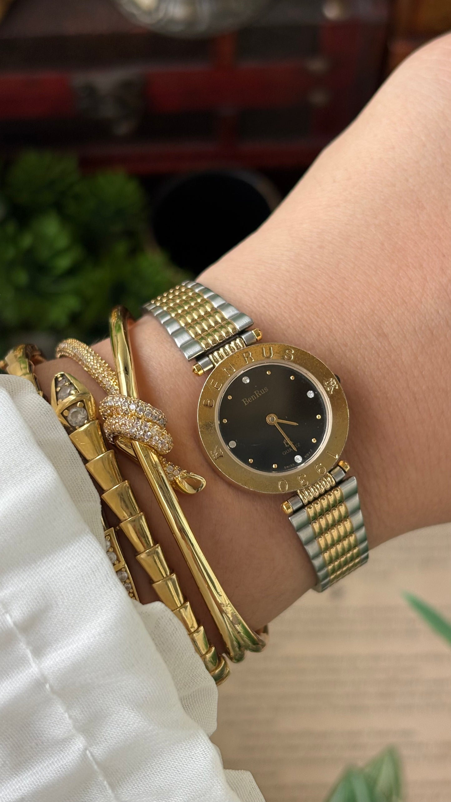 Rare Vintage 1930 Benrus Swiss Watch in Two-Tone Black Minimalist Dial Quartz