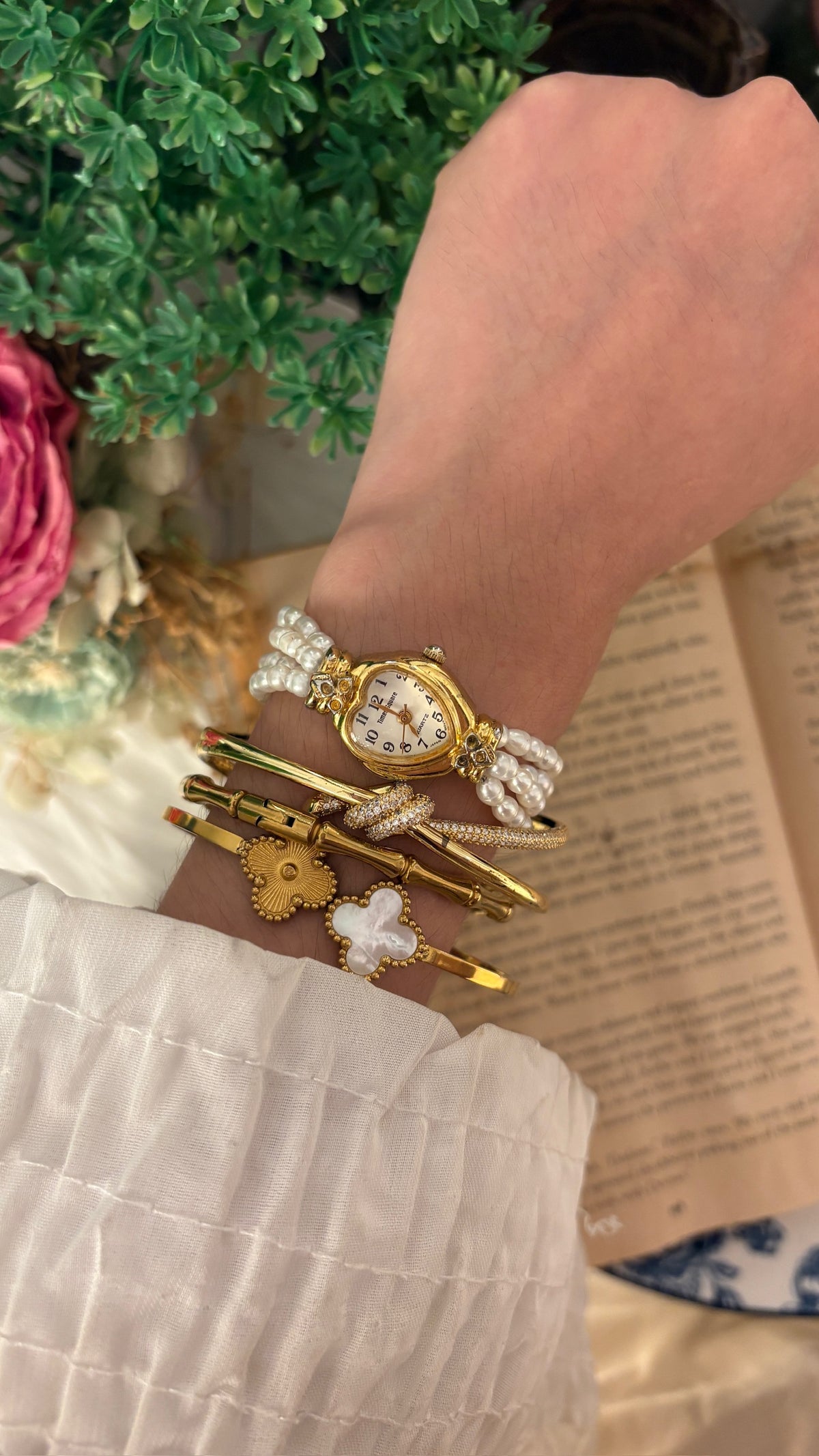 Rare Vintage Times Square Freshwater Pearl Bracelet Watch in Gold Tone Quartz