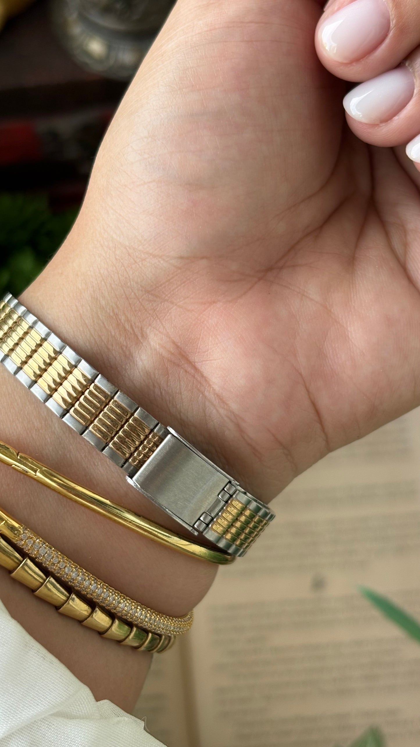 Rare Vintage 1930 Benrus Swiss Watch in Two-Tone Black Minimalist Dial Quartz