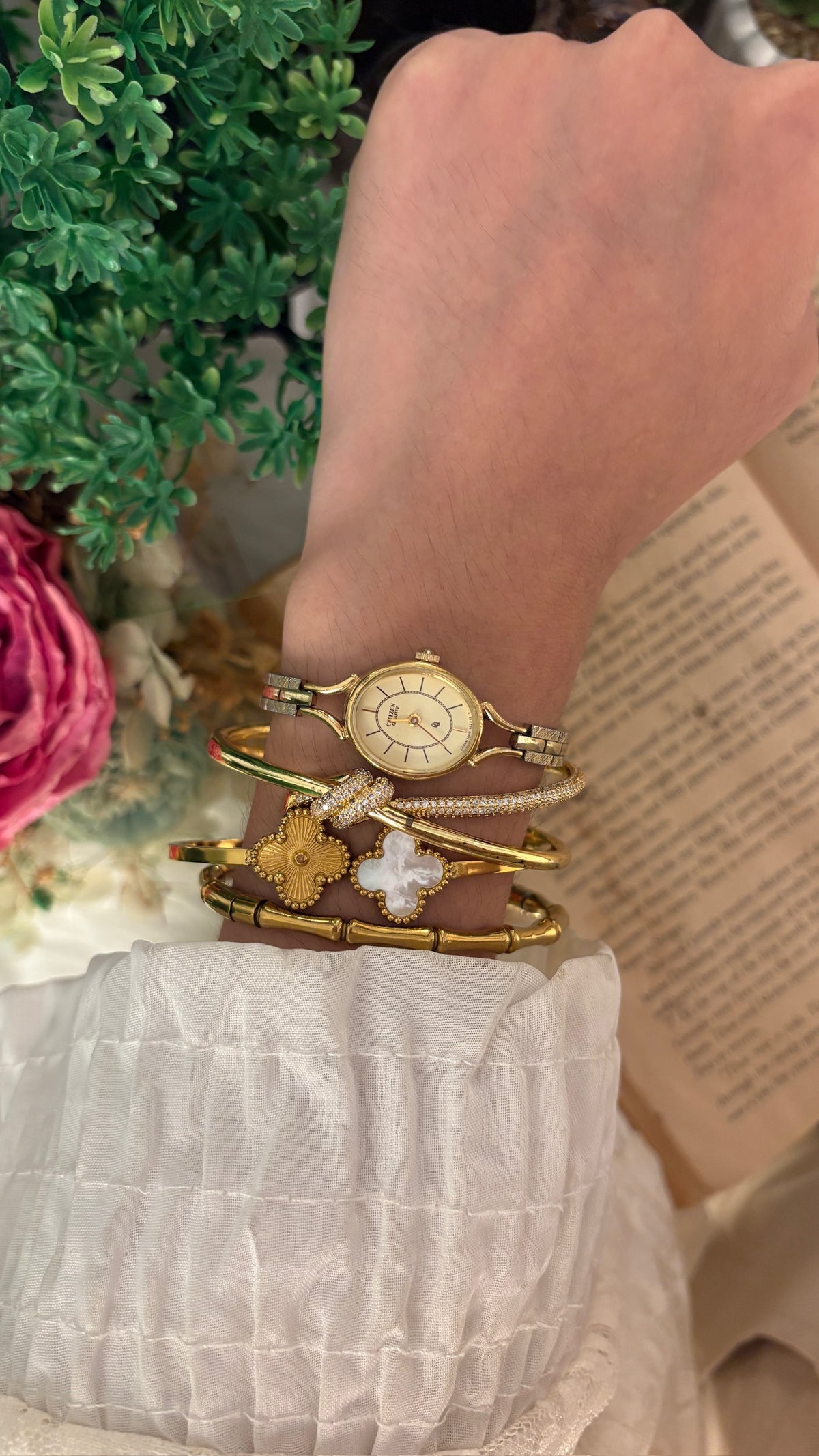 Extremely Rare Dainty Citizen Oval Bracelet Watch in Gold Tone Quartz