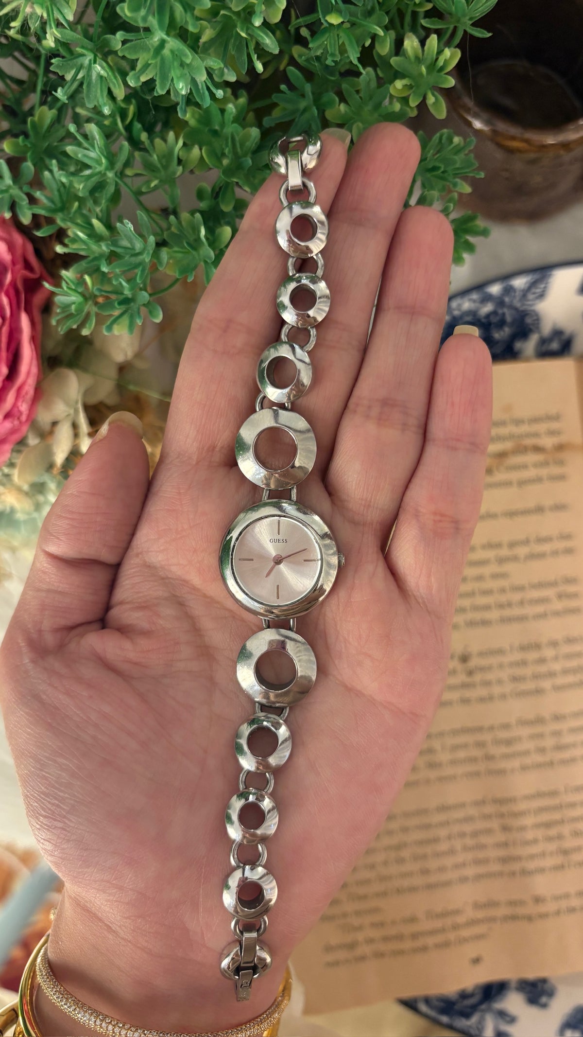 Rare Vintage Guess Circle Bracelet Watch in Silver Tone Quartz