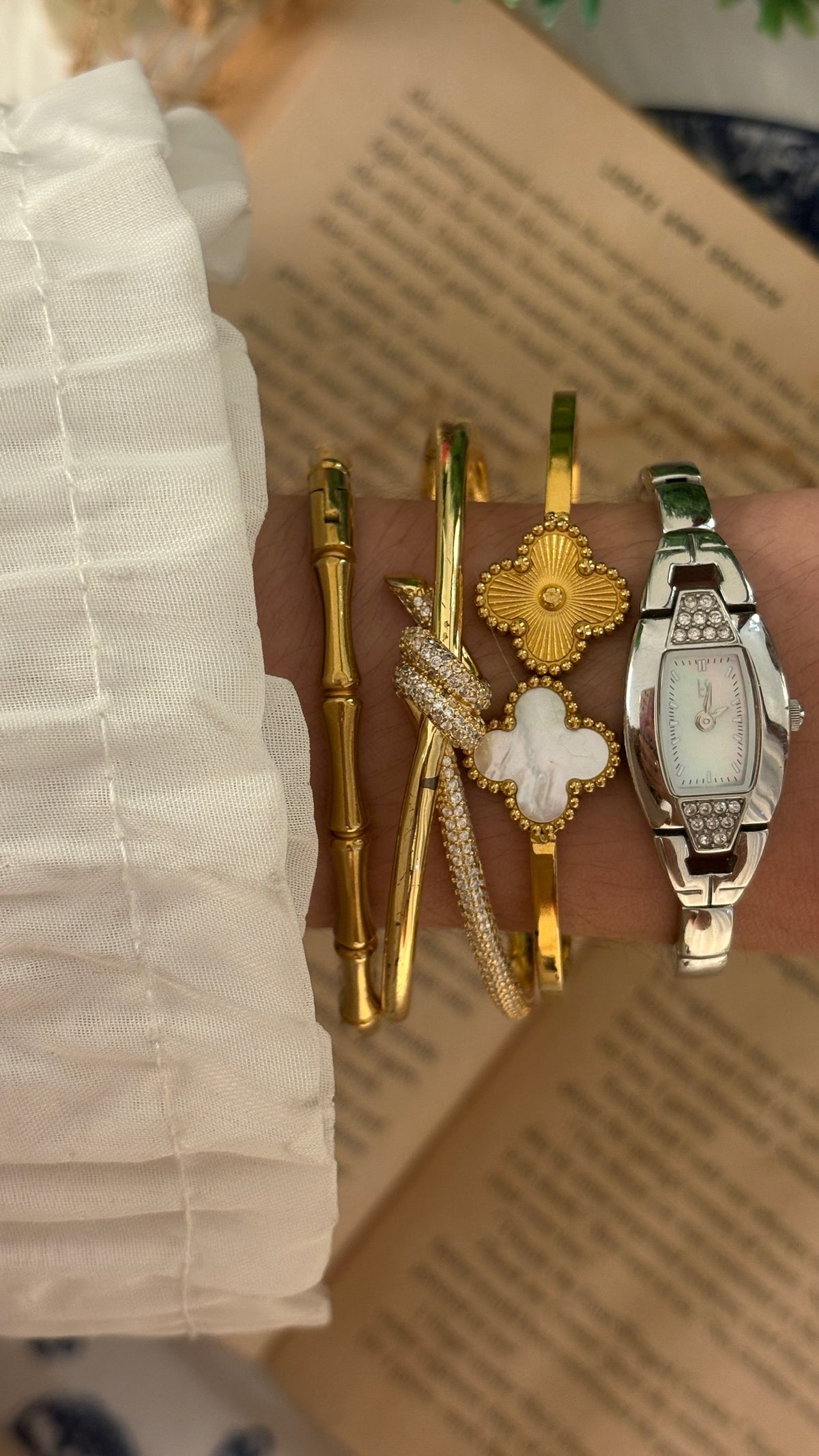 Rare Dainty Vintage Lazy Susan Eye Mother of Pearl Dial Watch in Silver Tone Quartz