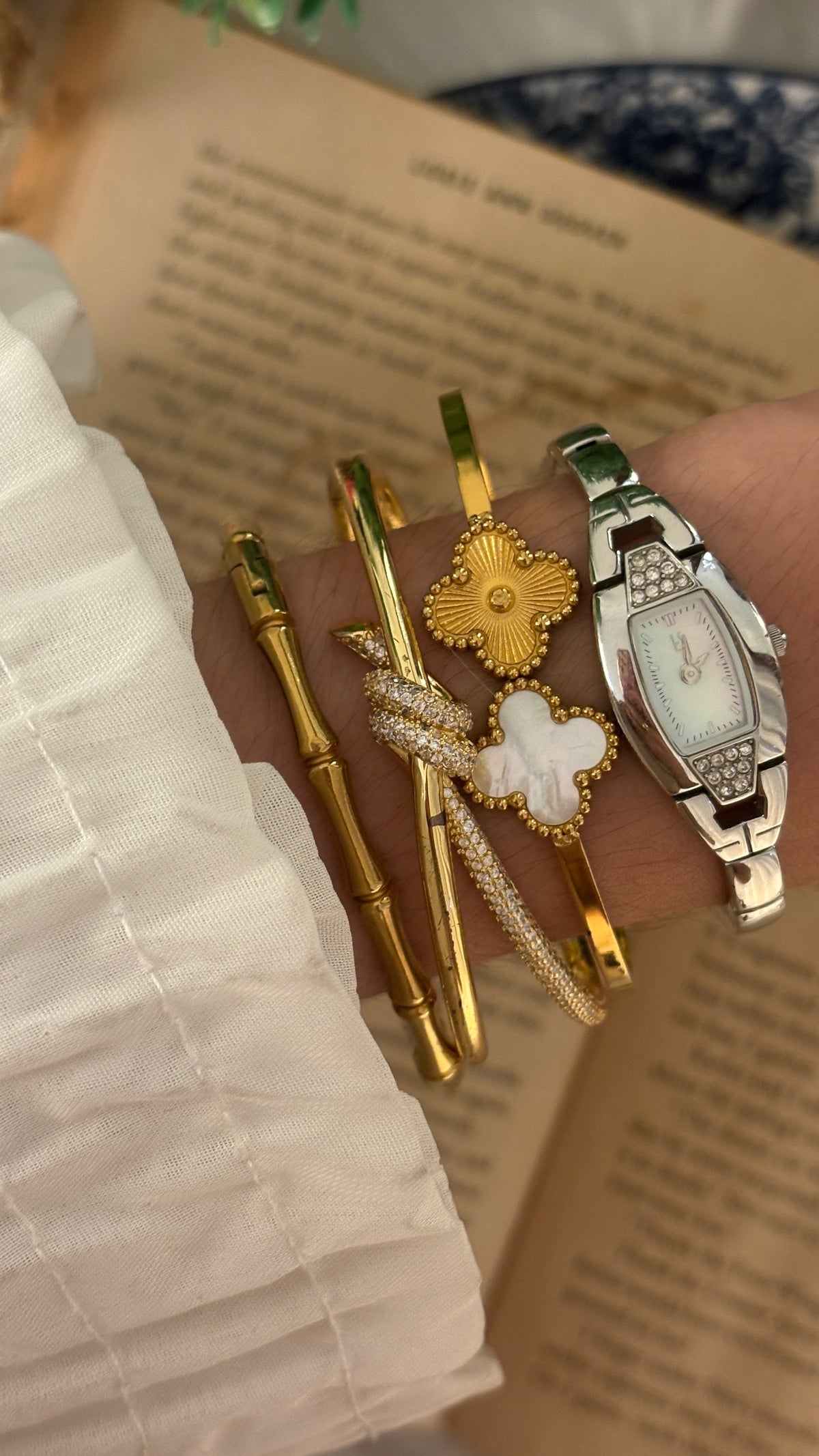 Rare Dainty Vintage Lazy Susan Eye Mother of Pearl Dial Watch in Silver Tone Quartz