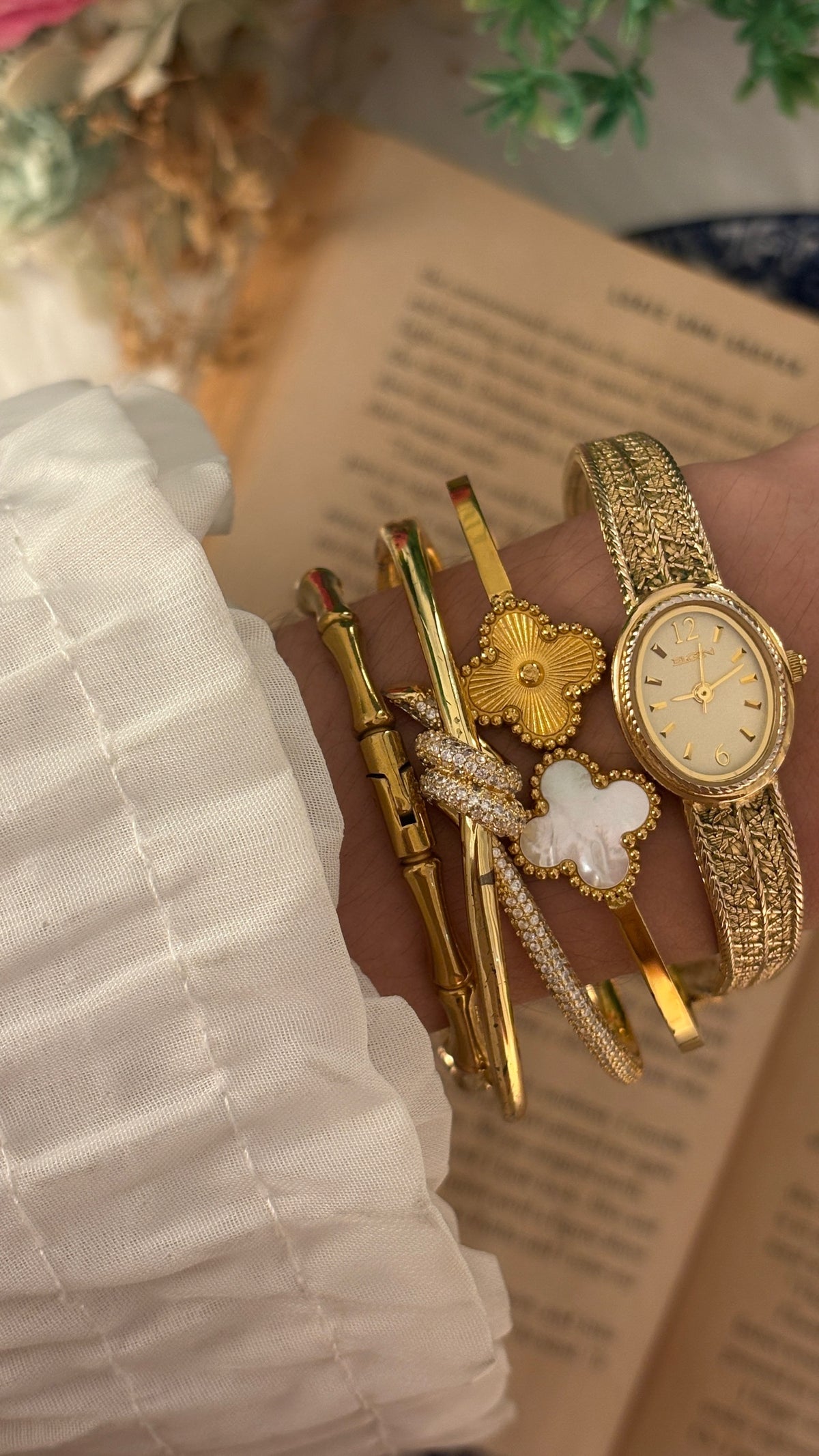 Rare Dainty Vintage Elgin Oval Textured Dress Watch in Gold Tone Quartz