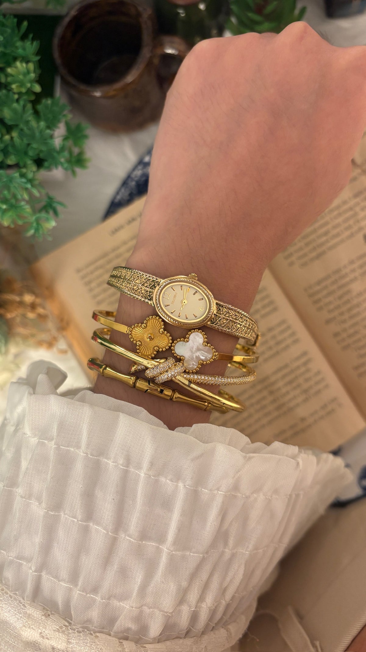 Rare Dainty Vintage Elgin Oval Textured Dress Watch in Gold Tone Quartz