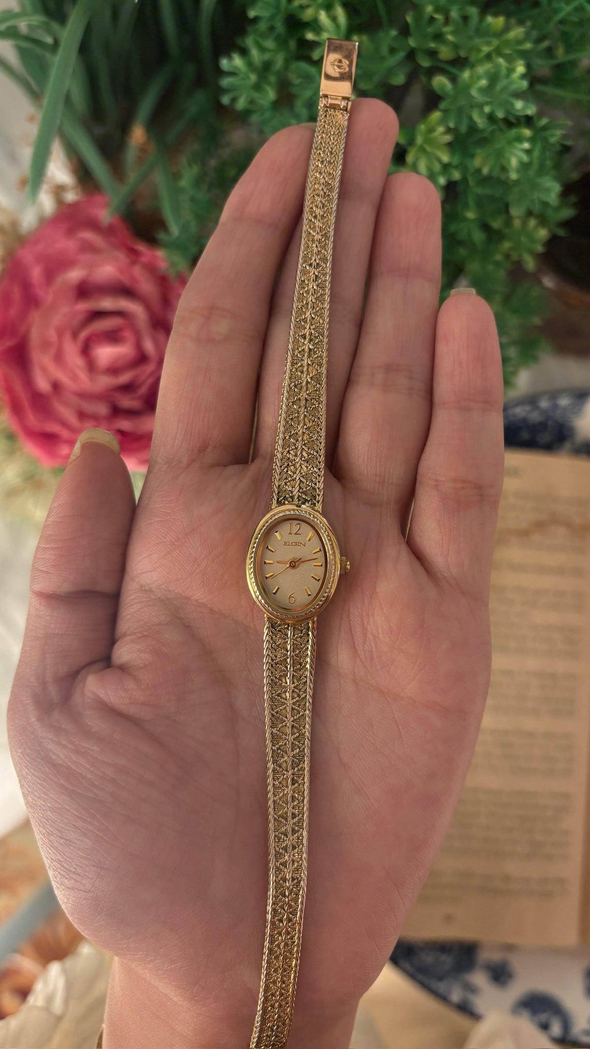 Rare Dainty Vintage Elgin Oval Textured Dress Watch in Gold Tone Quartz
