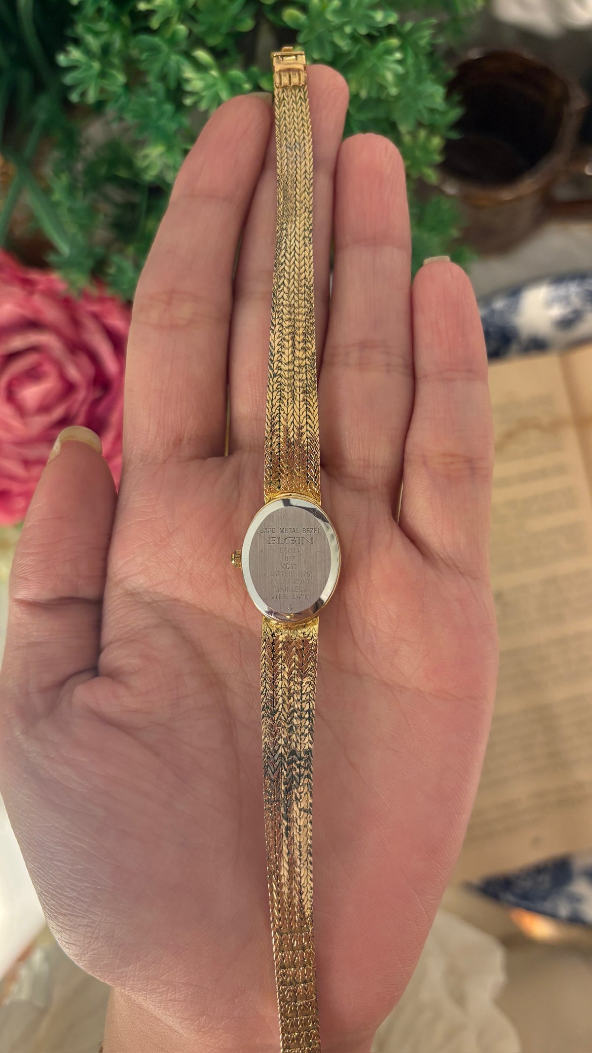 Rare Dainty Vintage Elgin Oval Textured Dress Watch in Gold Tone Quartz