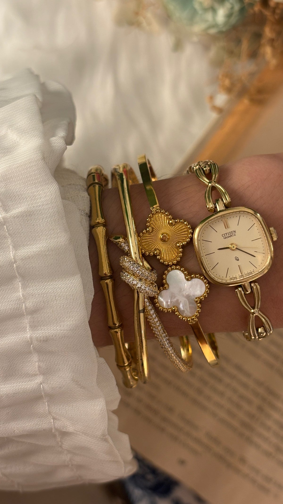 Rare Vintage Elegant Citizen Square Dial Bracelet Watch in Gold Tone Quartz