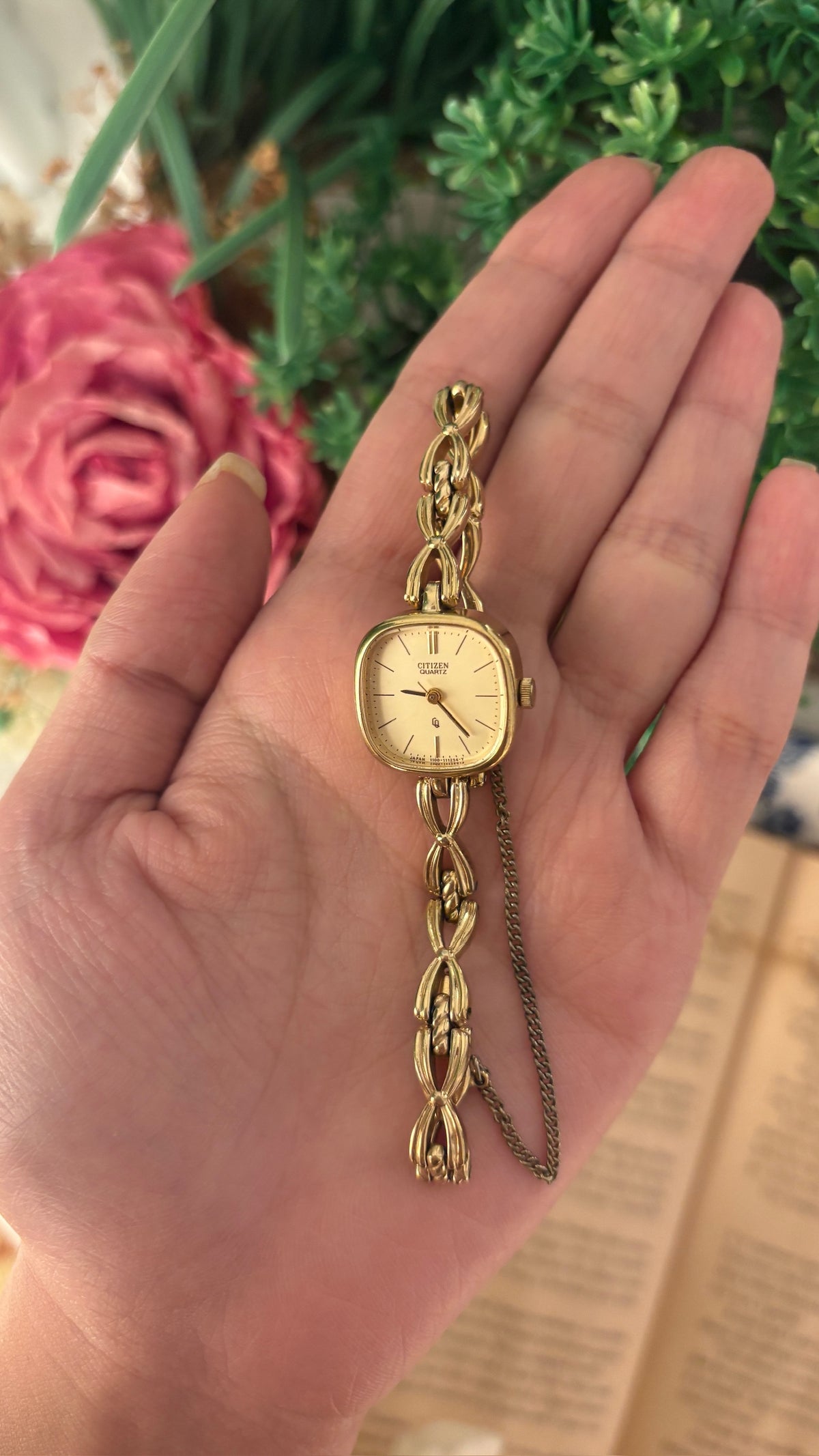 Rare Vintage Elegant Citizen Square Dial Bracelet Watch in Gold Tone Quartz