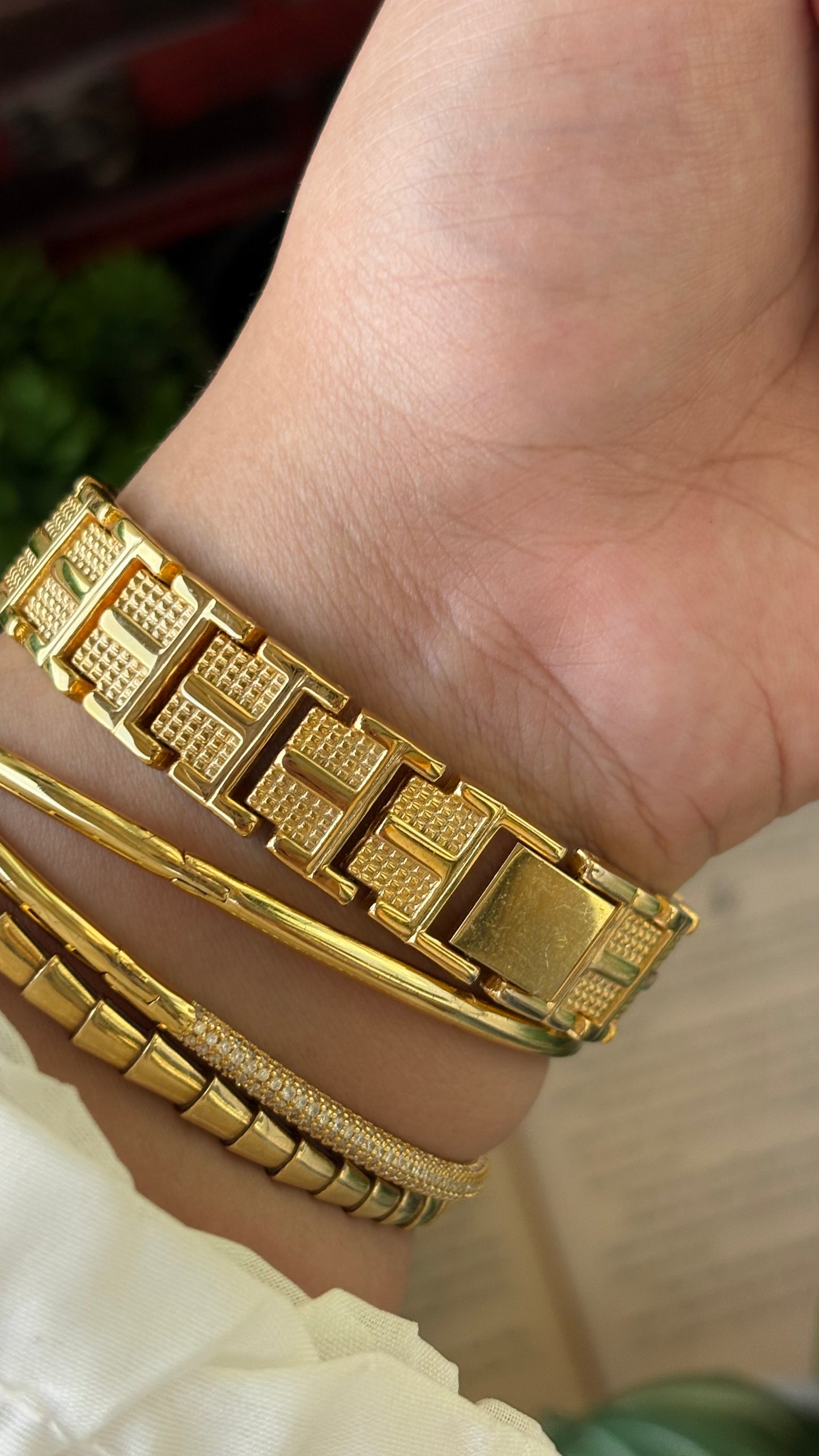 Vintage Giulio Valentino Watch in Gold Tone Quartz