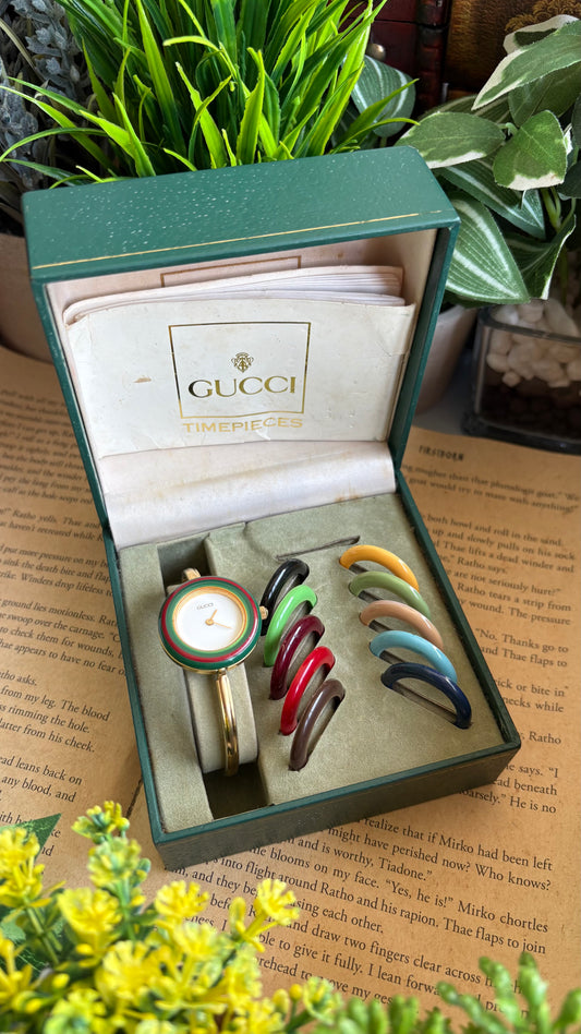Vintage Gucci 1100L Interchangeable Bezel Set Bangle Watch in Gold Tone