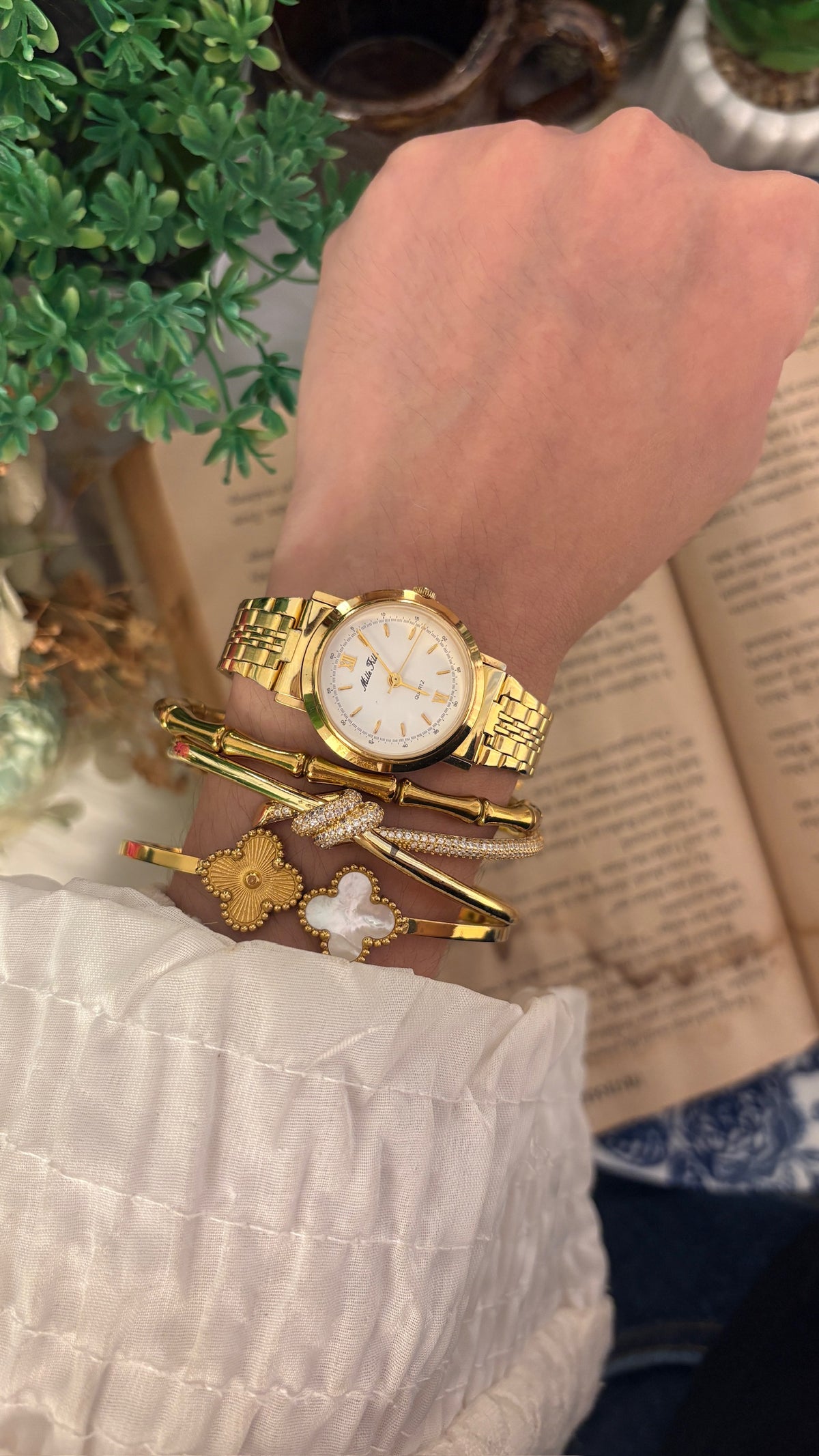 Vintage Mille Fille Classic Watch in Gold Tone Quartz