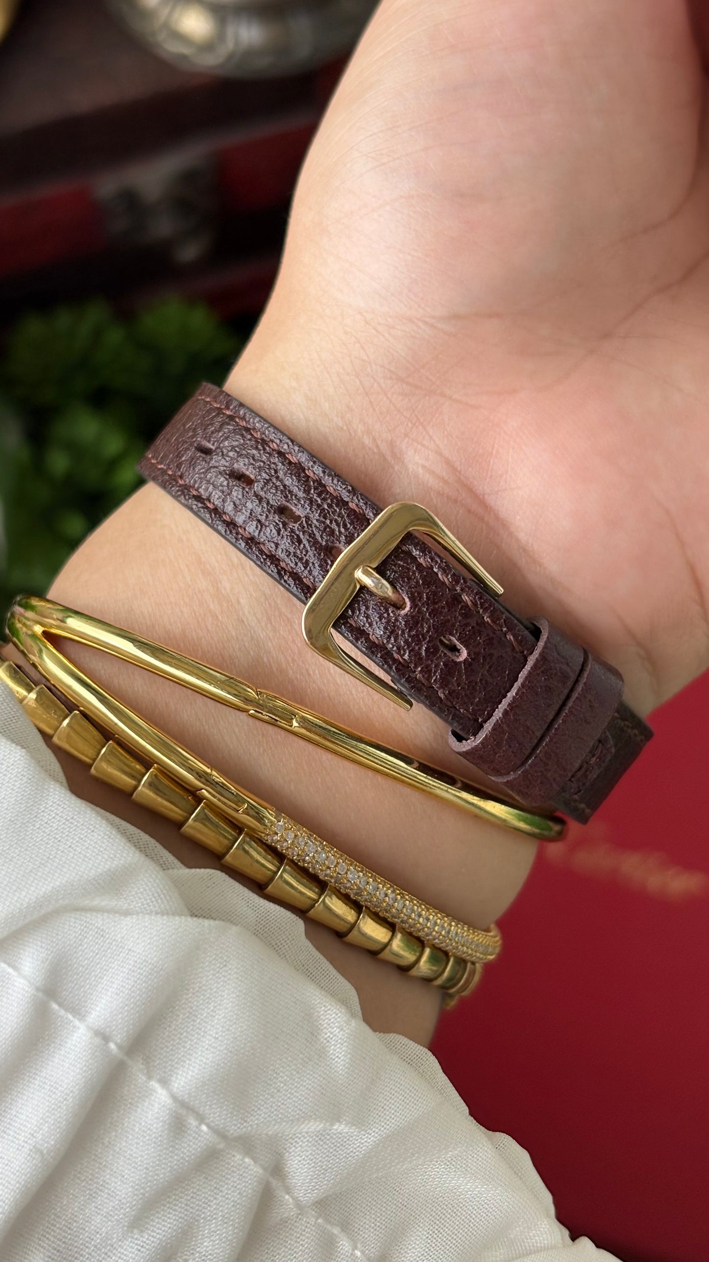 Extremely Rare Vintage 1980s Must De Tank Cartier Vermeil Manual Winding Watch in Burgundy Leather Burgundy Red Dial Gold Tone Case