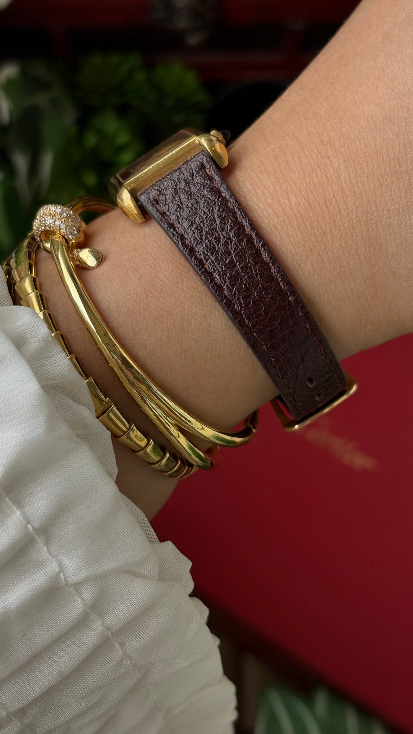 Extremely Rare Vintage 1980s Must De Tank Cartier Vermeil Manual Winding Watch in Burgundy Leather Burgundy Red Dial Gold Tone Case