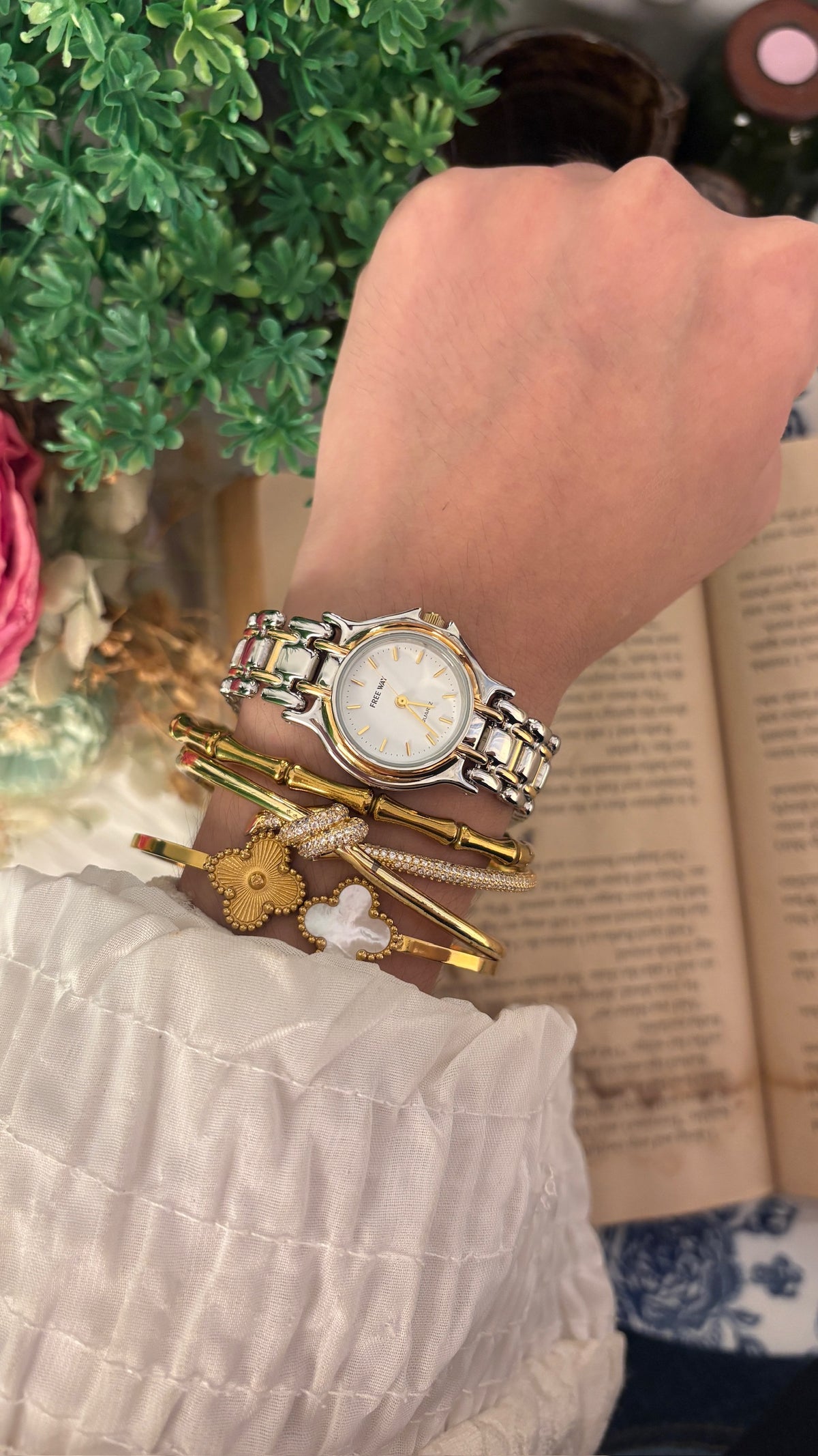 Vintage Freeway Citizen Classic Watch in Two-Tone Quartz