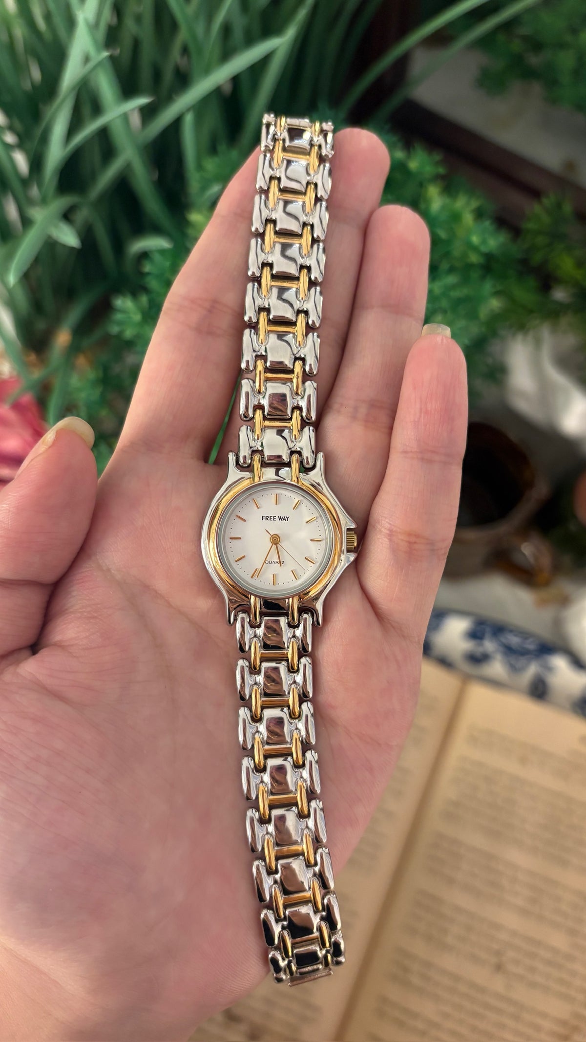 Vintage Freeway Citizen Classic Watch in Two-Tone Quartz