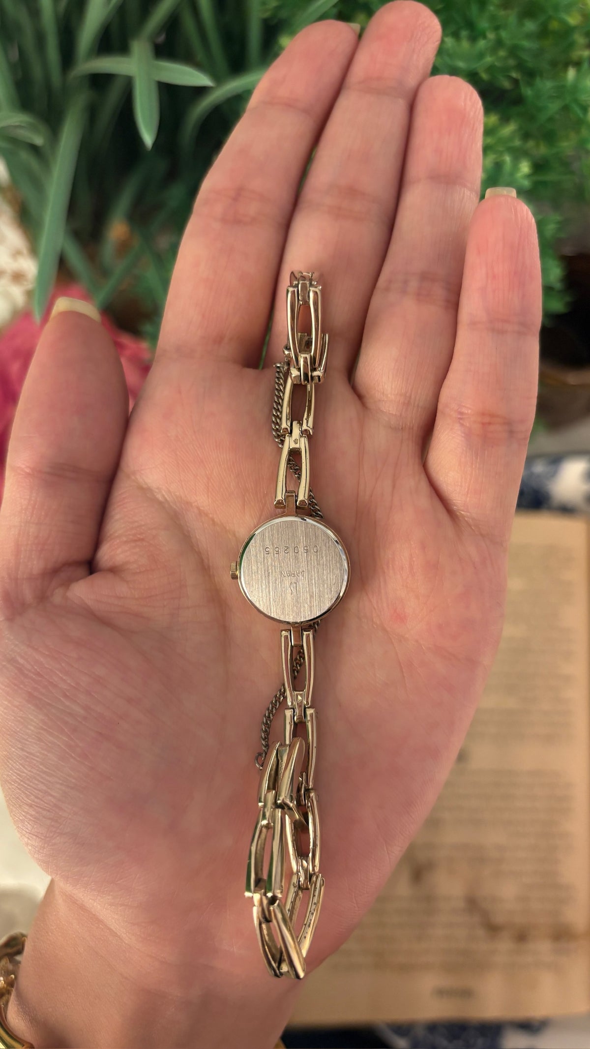 Rare Dainty Vintage Lazy Susan Gray Dial Watch in Silver Tone Quartz