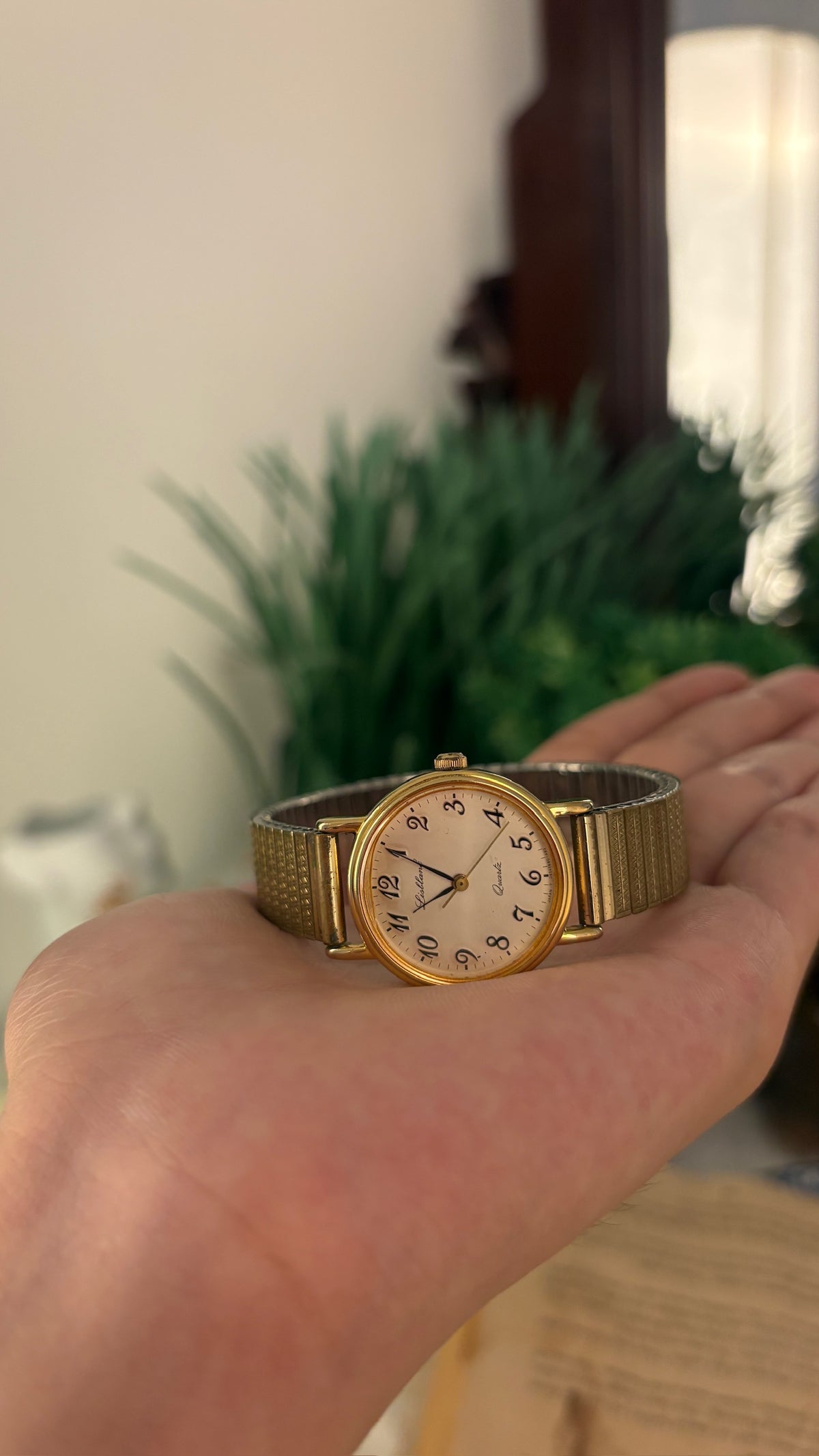 Vintage Lisblank Expandable Band Watch in Gold Tone Quartz