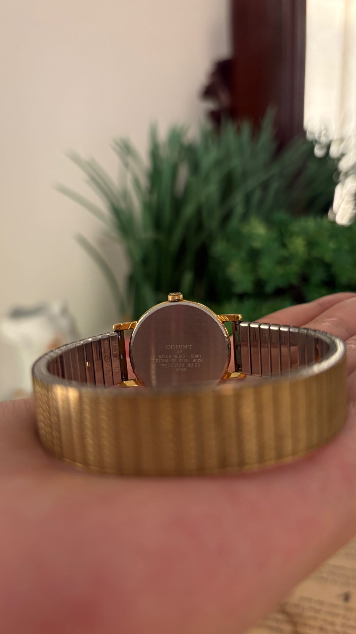 Vintage Lisblank Expandable Band Watch in Gold Tone Quartz