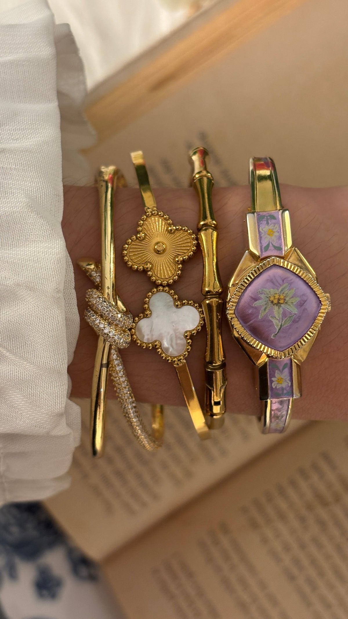 Rare Dainty Vintage Itraco Swiss Pink Peekaboo Watch in Gold Tone Quartz
