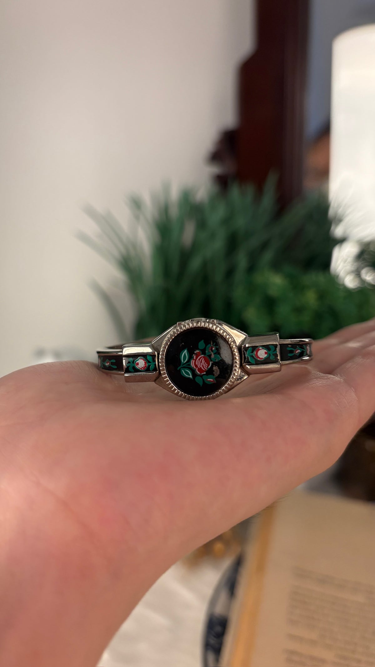 Rare Vintage Ennui Peekaboo Watch in Silver Tone Quartz
