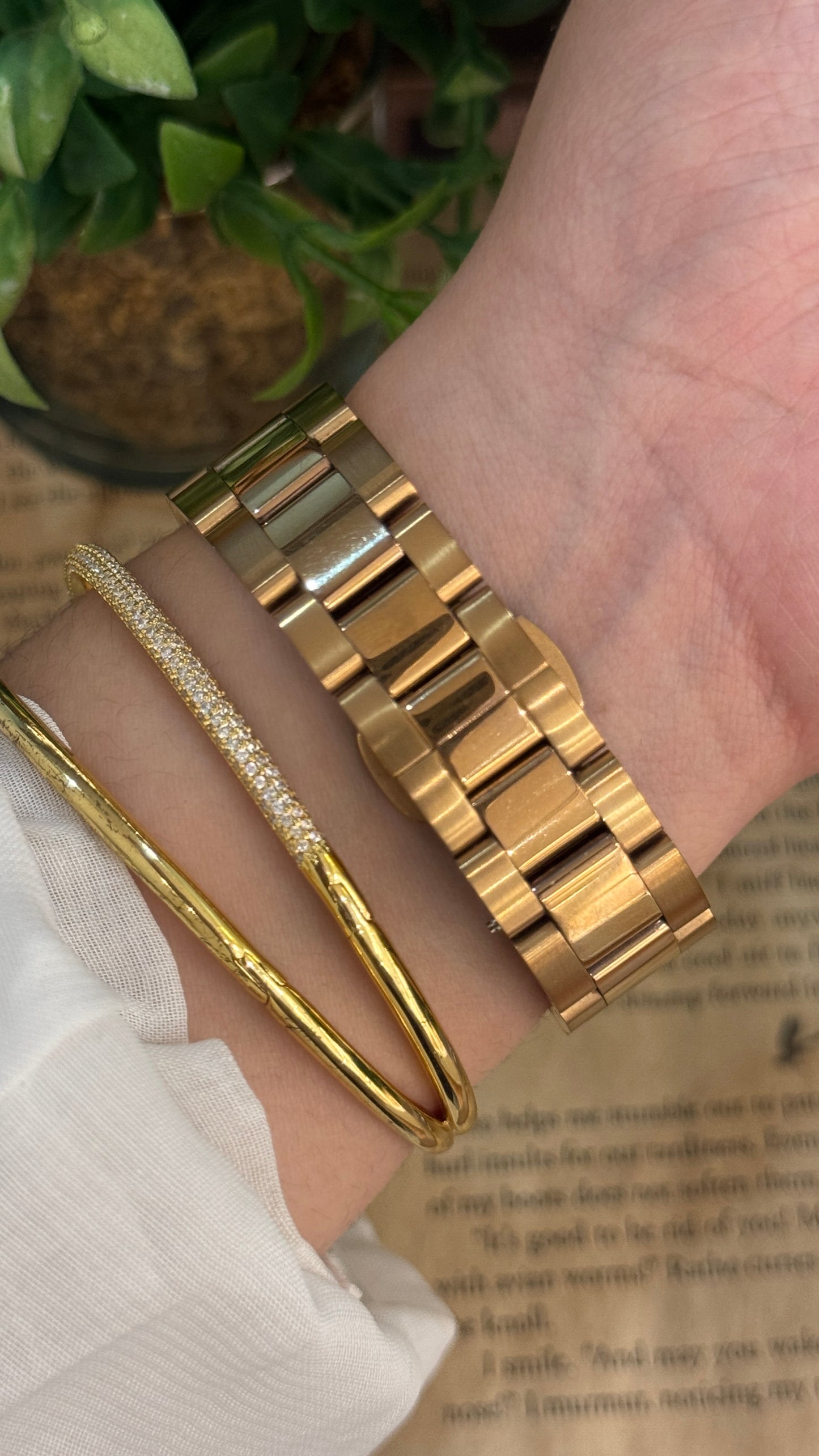 Vintage Daniel Wellington Mens Classic Watch in Rose Gold Tone Black Dial Quartz