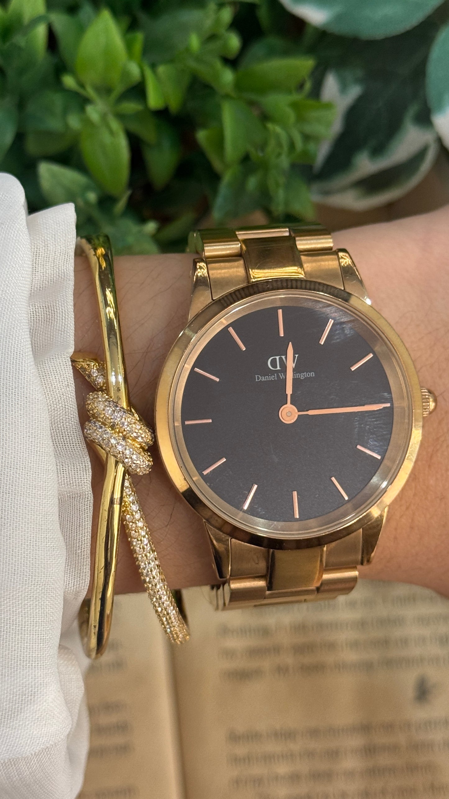 Vintage Daniel Wellington Mens Classic Watch in Rose Gold Tone Black Dial Quartz