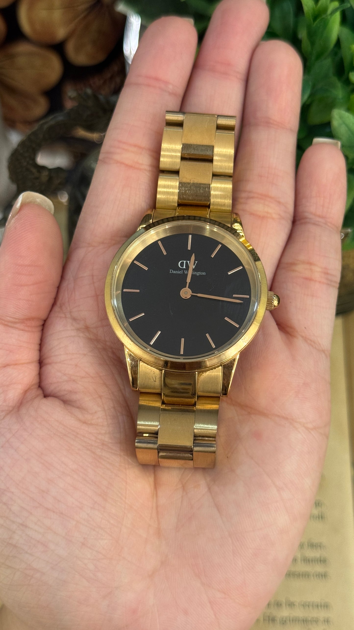 Vintage Daniel Wellington Mens Classic Watch in Rose Gold Tone Black Dial Quartz