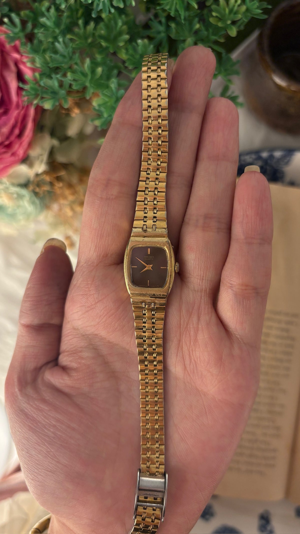 Rare Dainty Vintage Seiko Mini Tank Black Dial Watch in Gold Tone Quartz