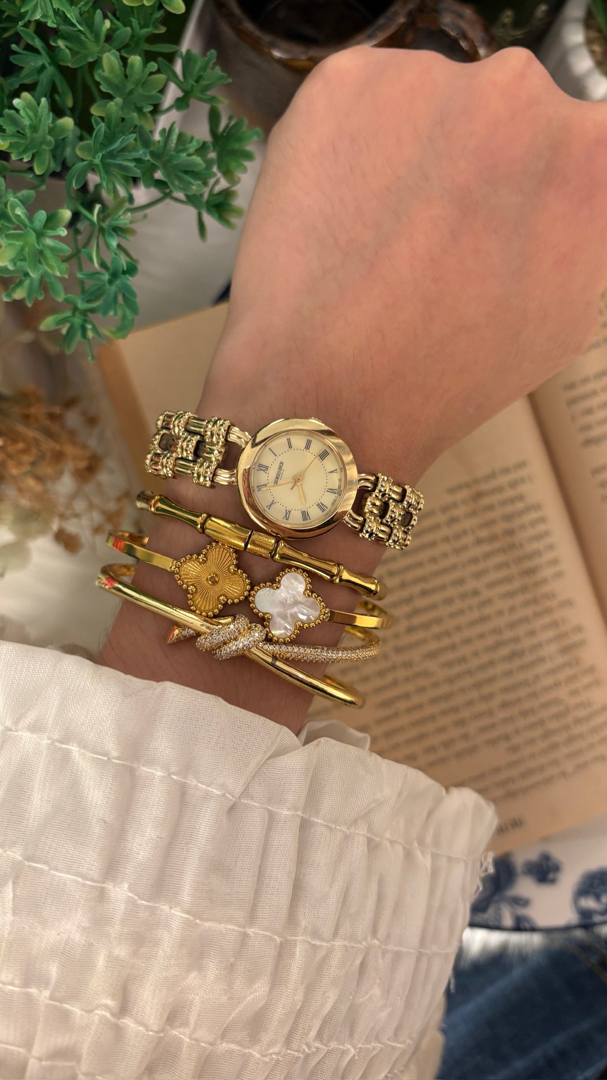 Rare Vintage Georges Rich Weave Motif Dress Watch in Gold Tone Quartz