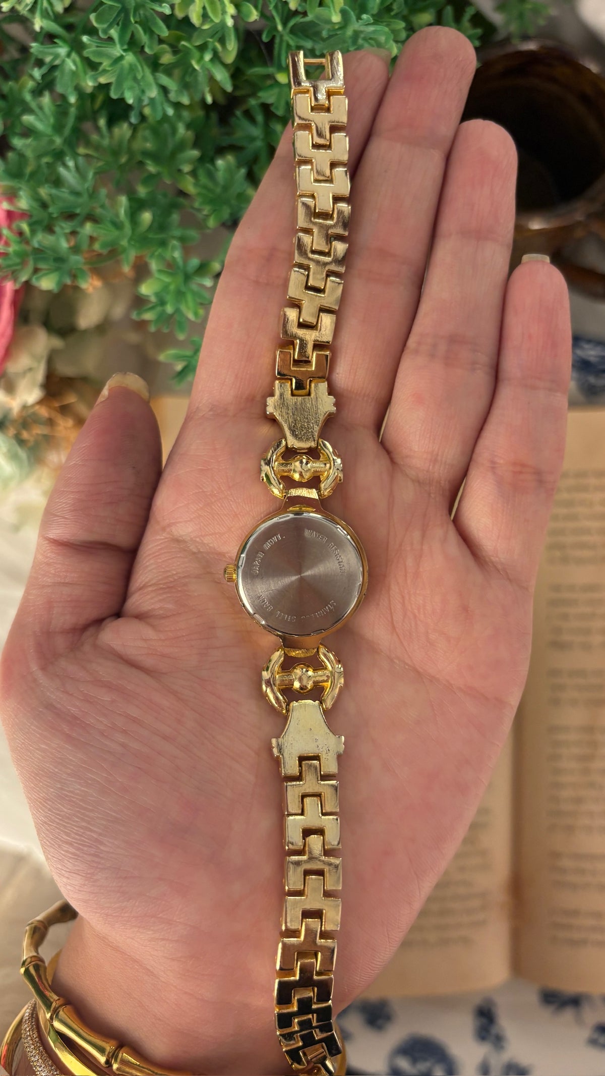 Vintage Elegant Airtec Bracelet Watch in Gold Tone Quartz