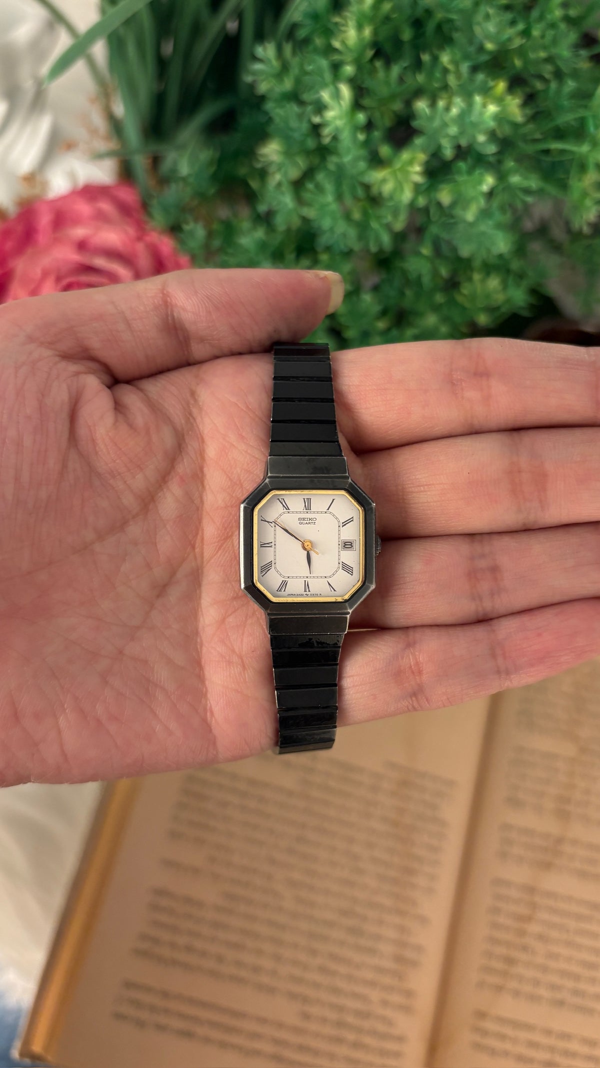 Rare Vintage Seiko Hexagon Roman Dial Date Window Tank Watch in Silver Tone Quartz