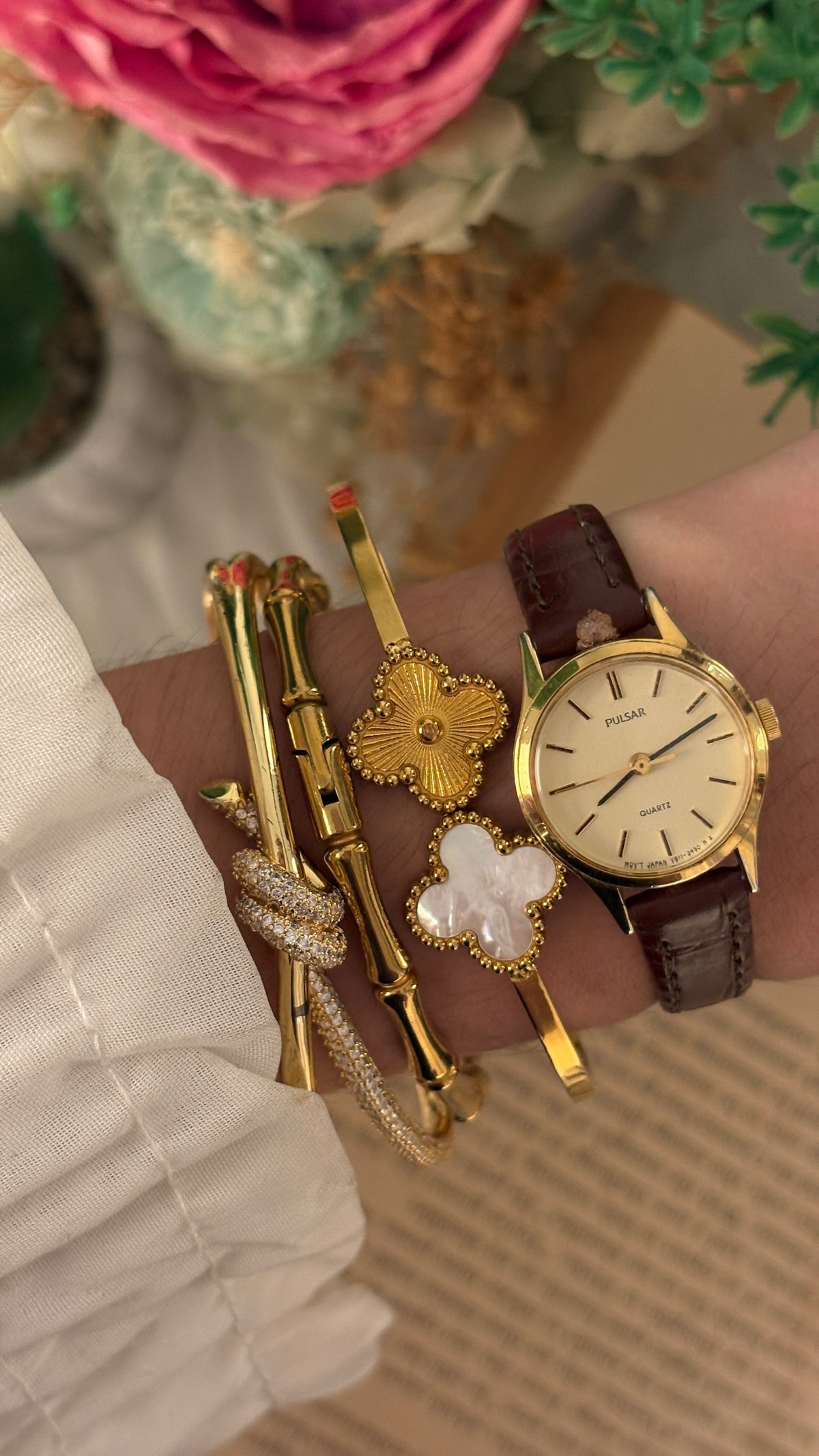 Vintage Pulsar Seiko Minimalist Watch in Gold Tone Brown Leather Quartz