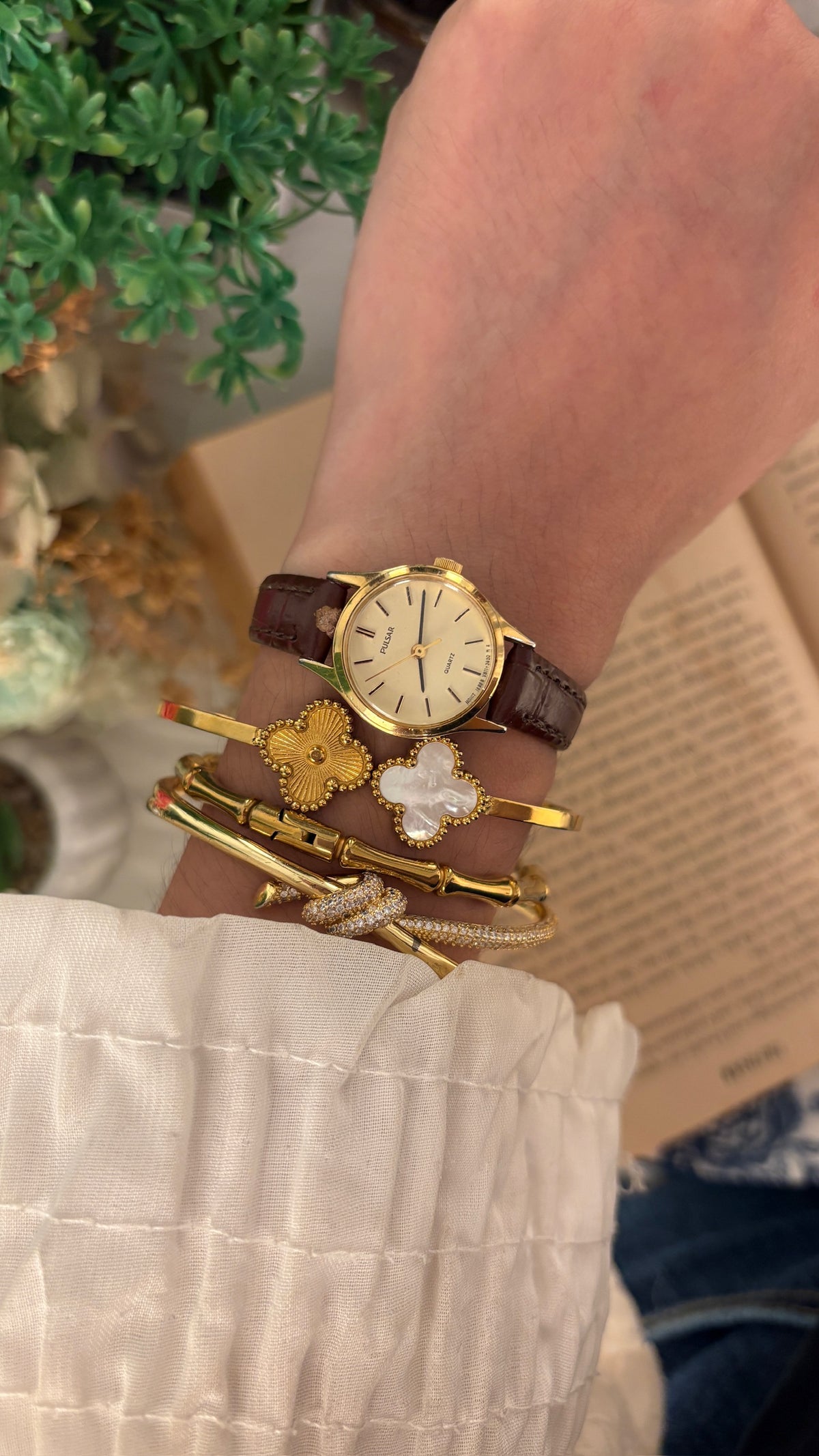 Vintage Pulsar Seiko Minimalist Watch in Gold Tone Brown Leather Quartz