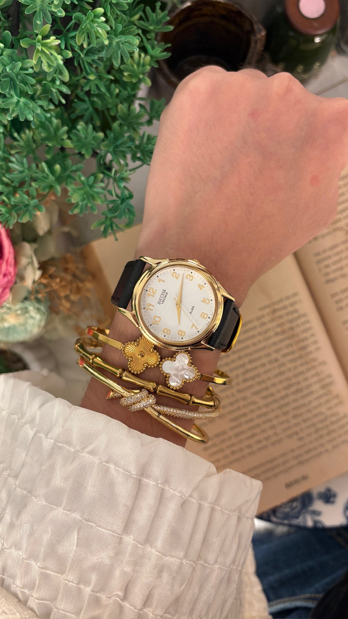 Rare Vintage Success Alba Seiko Mens Watch in Gold Tone Black Leather Quartz