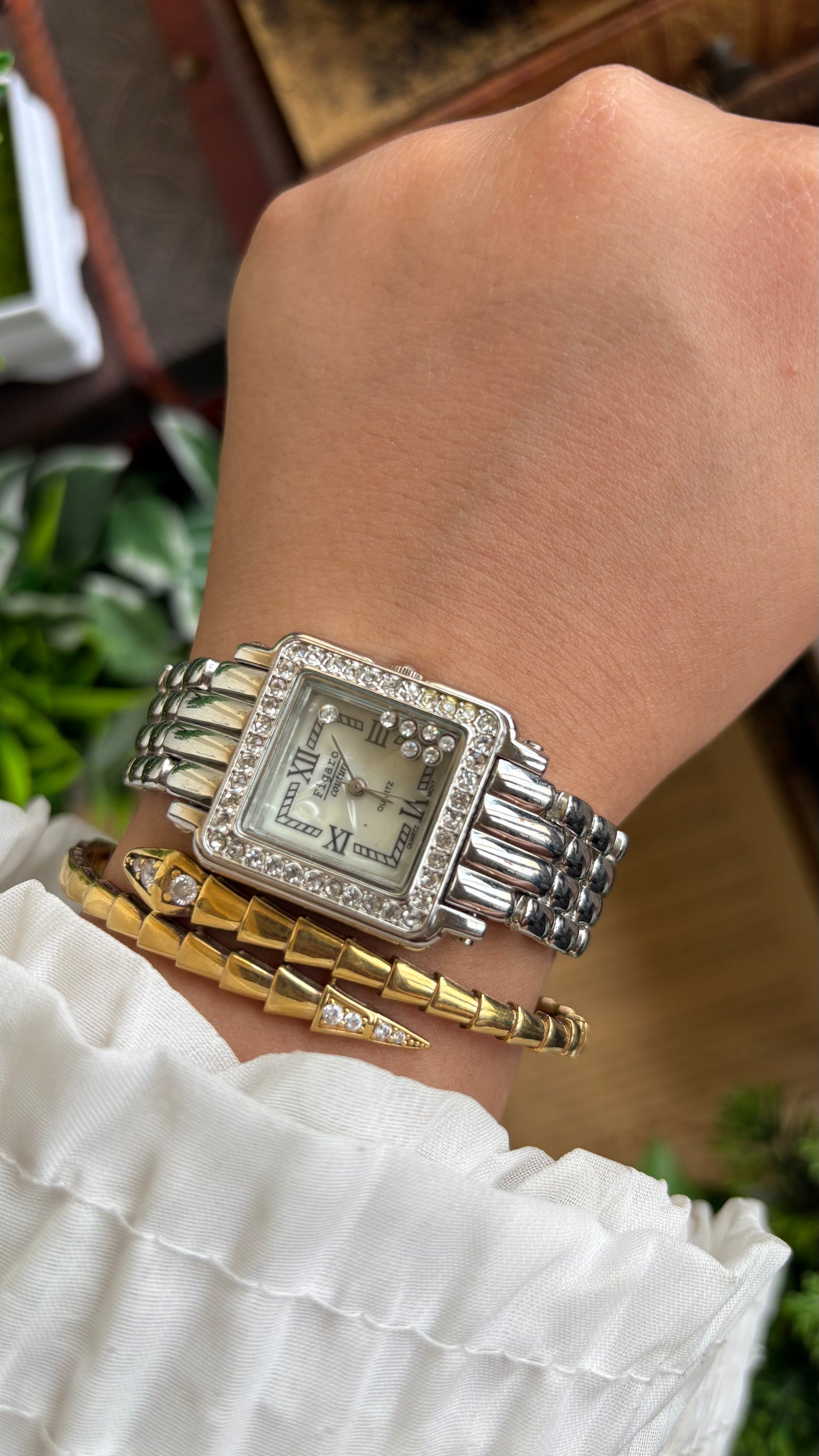 Vintage Figaro Couture Watch in Silver Tone Pearl Dial Dancing Diamonds