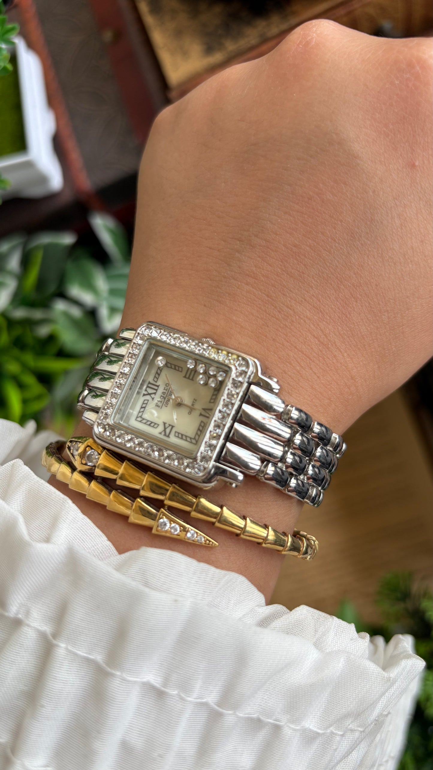Vintage Figaro Couture Watch in Silver Tone Pearl Dial Dancing Diamonds